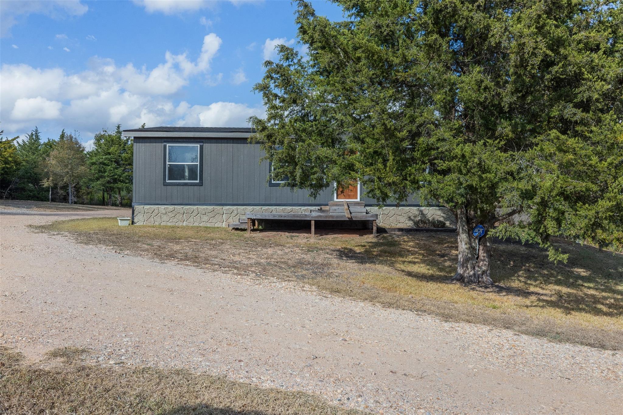 6885 Gibbs Creek Road