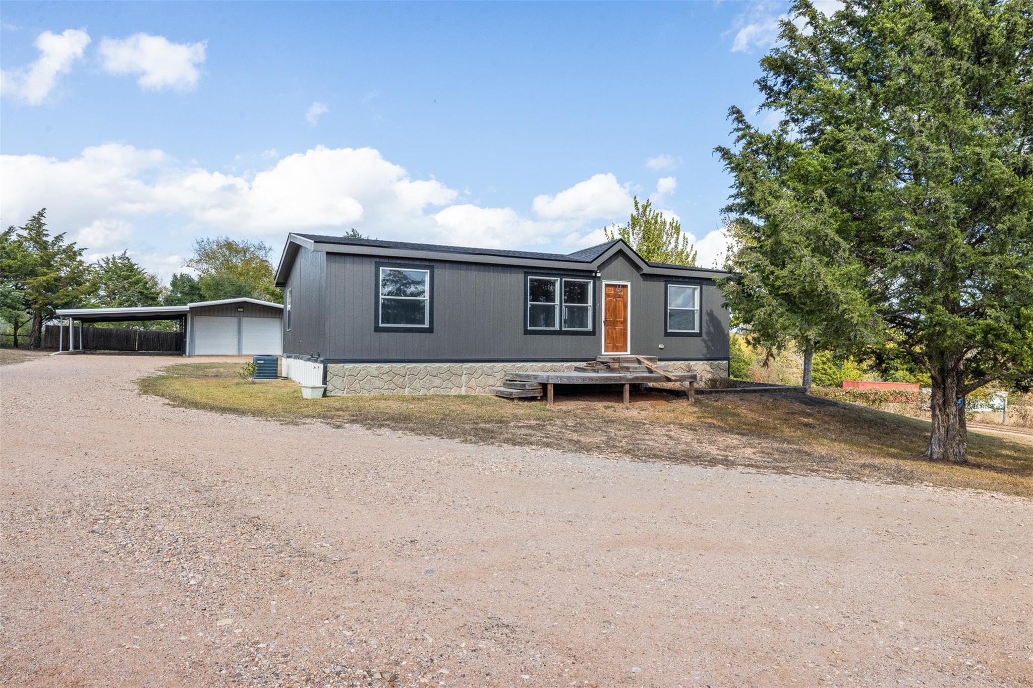 6885 Gibbs Creek Road