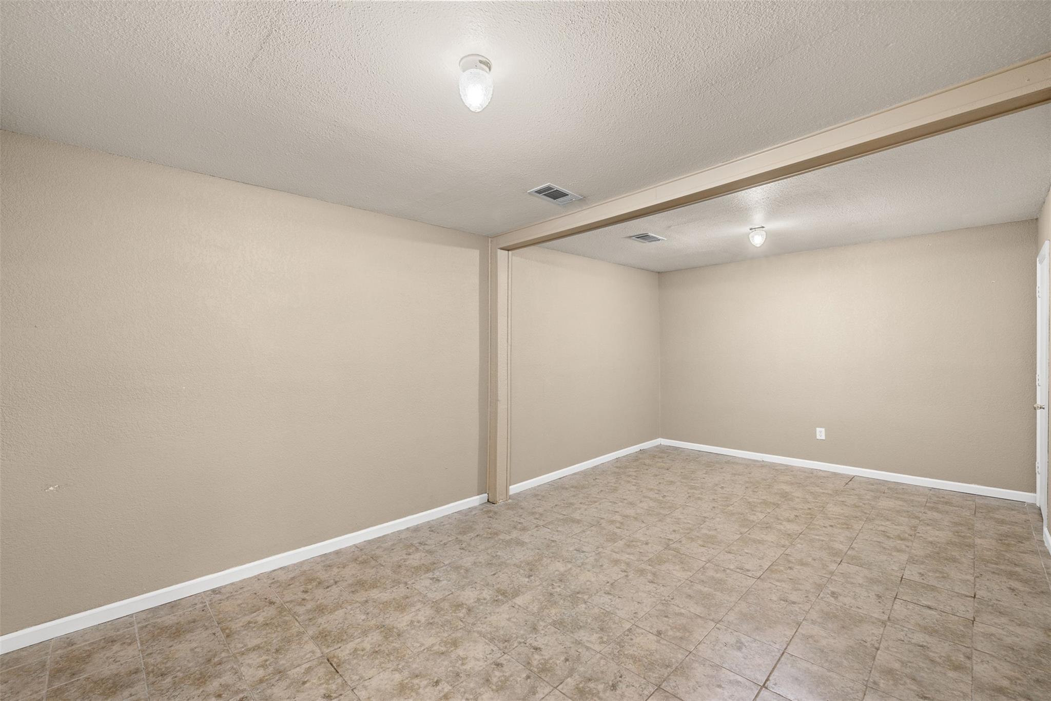 1306 W Cameron Ave