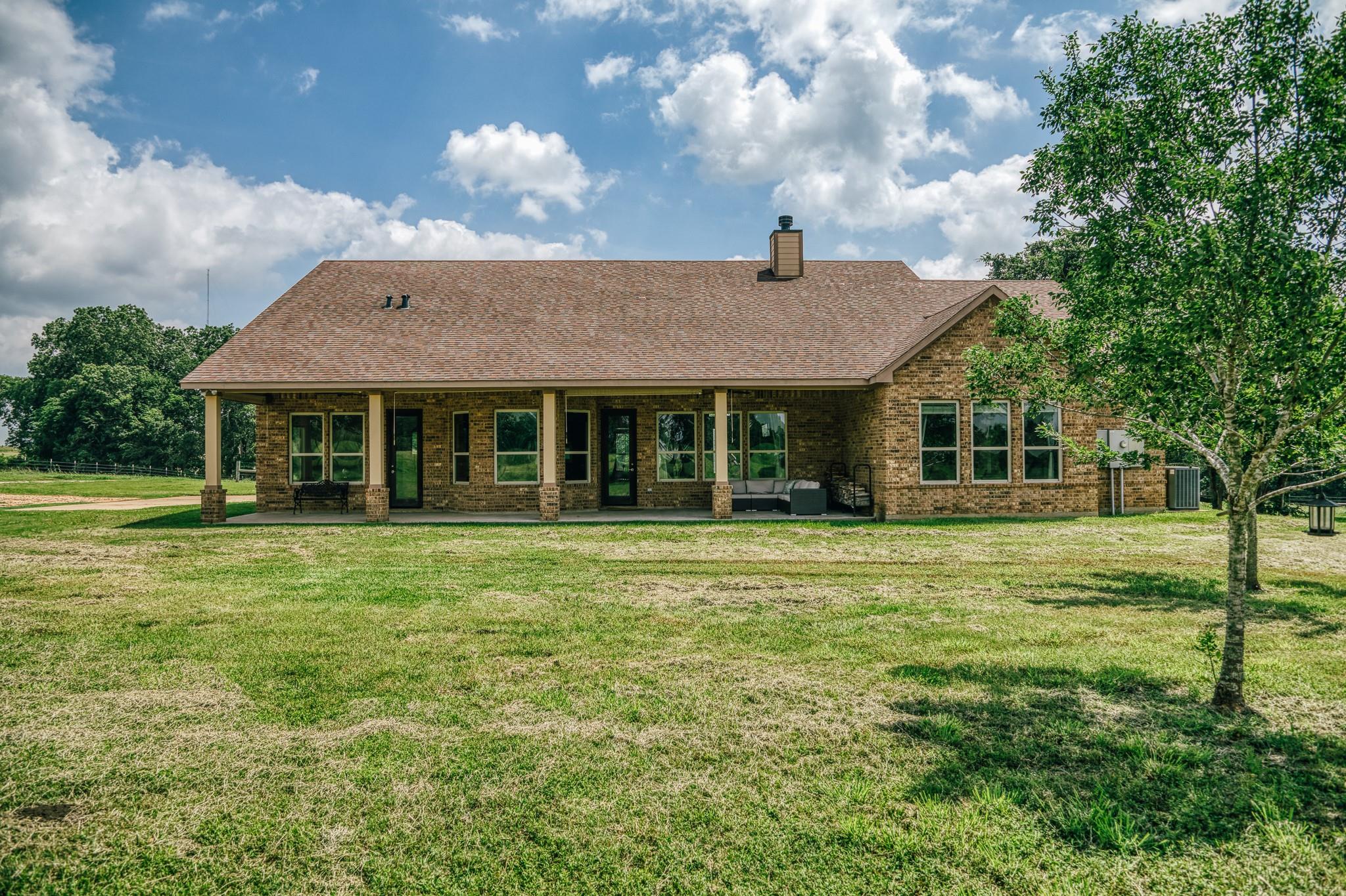 1813 Cemetery Road