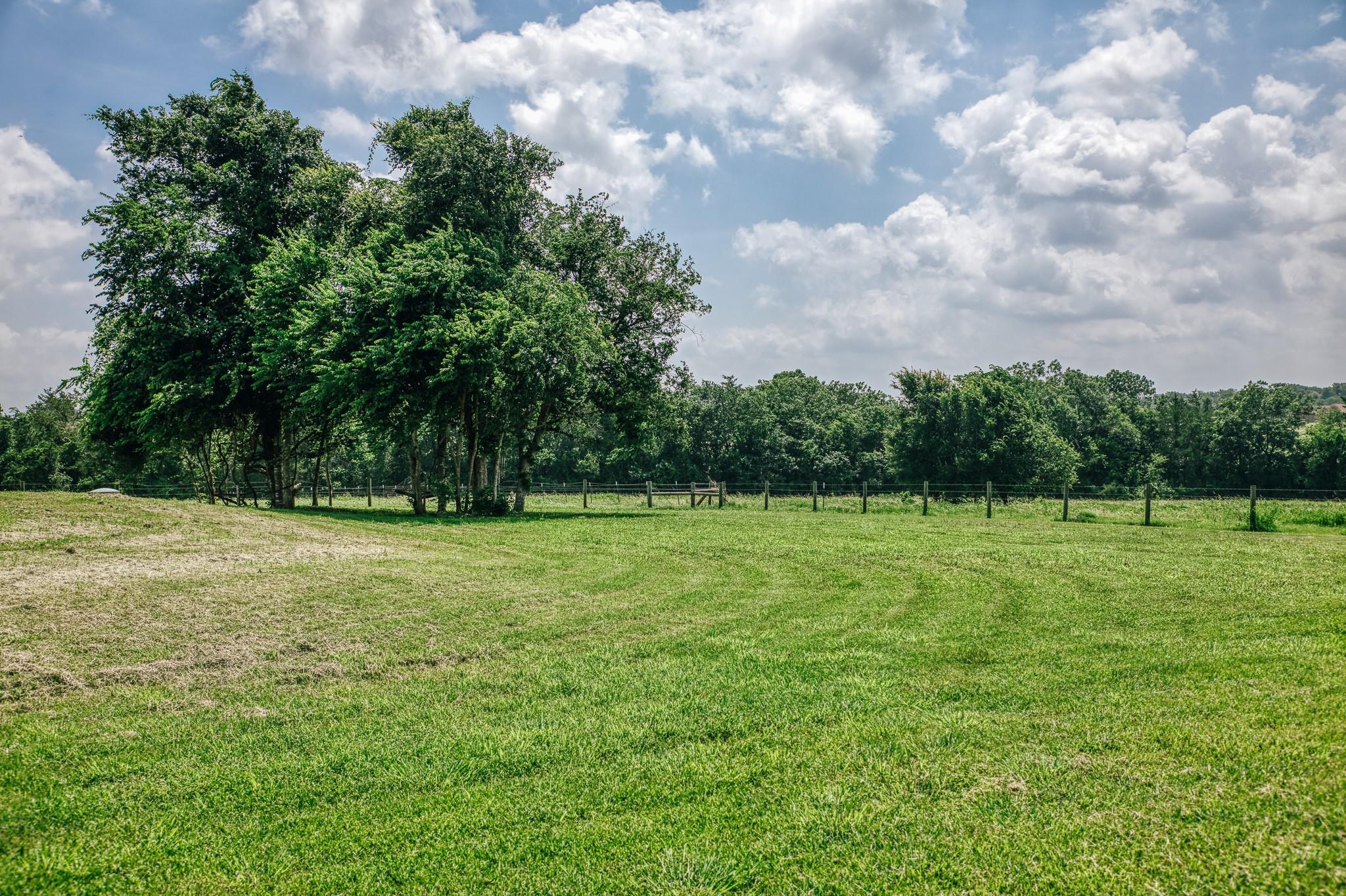 1813 Cemetery Road