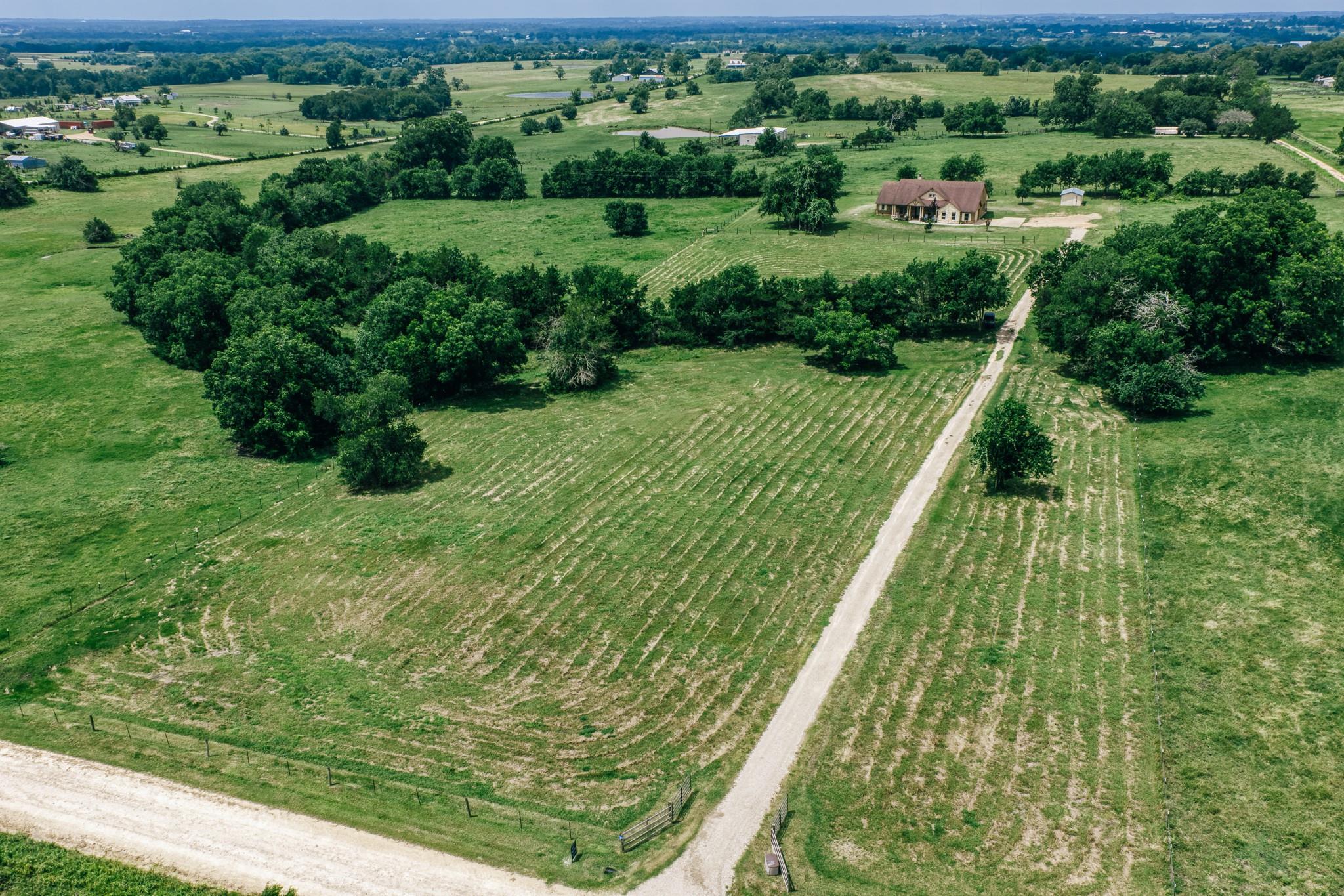 1813 Cemetery Road