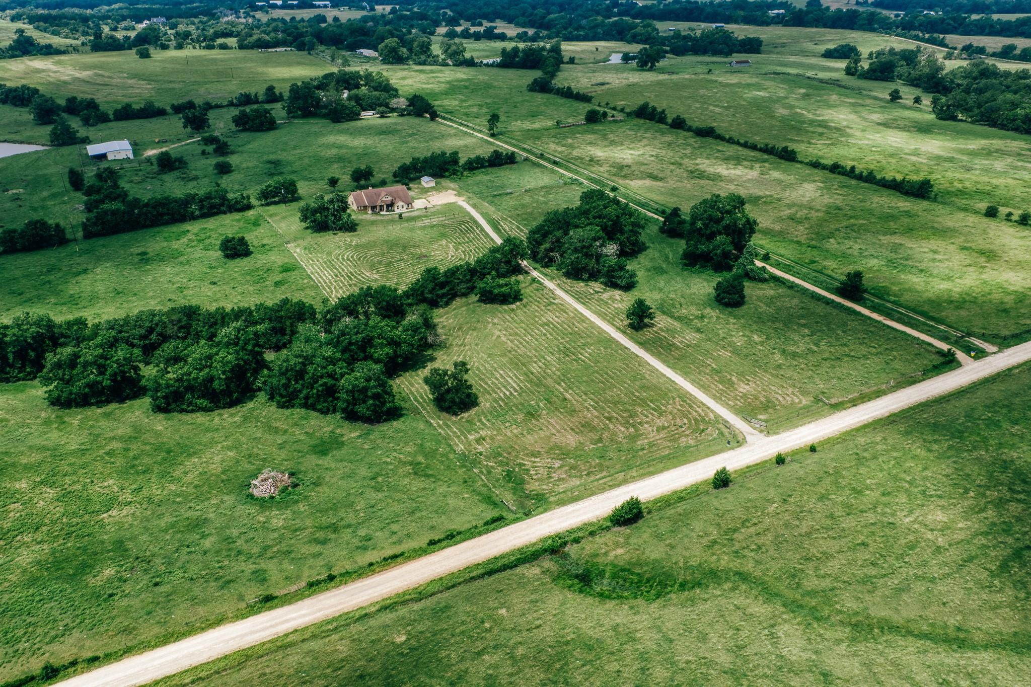 1813 Cemetery Road