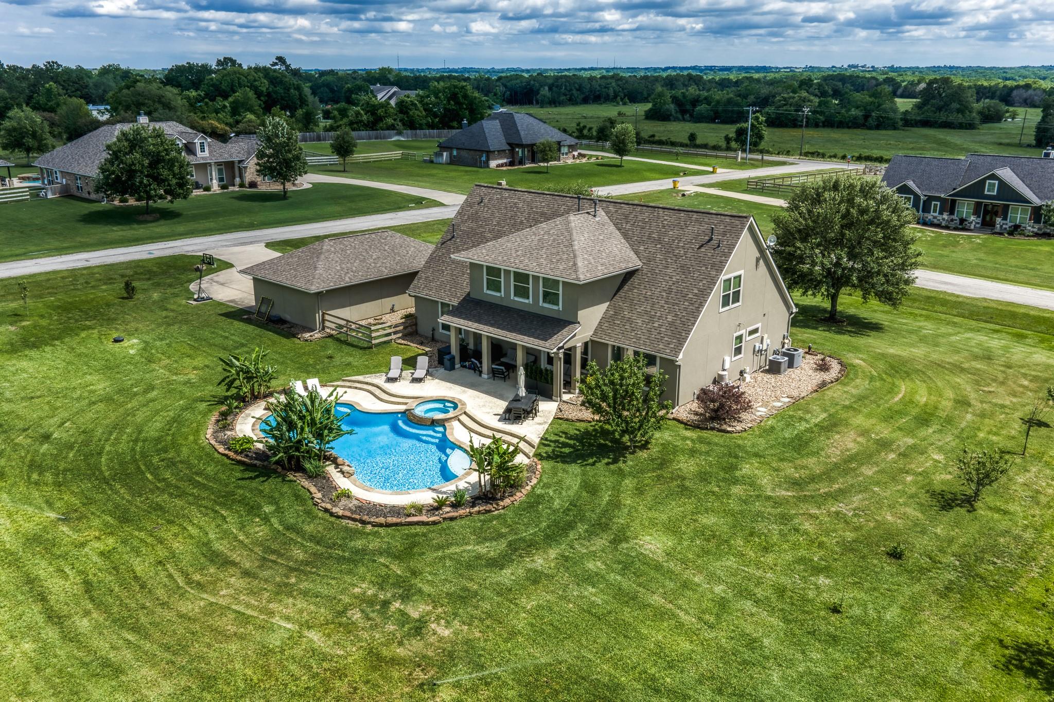 586 Ruby Drive