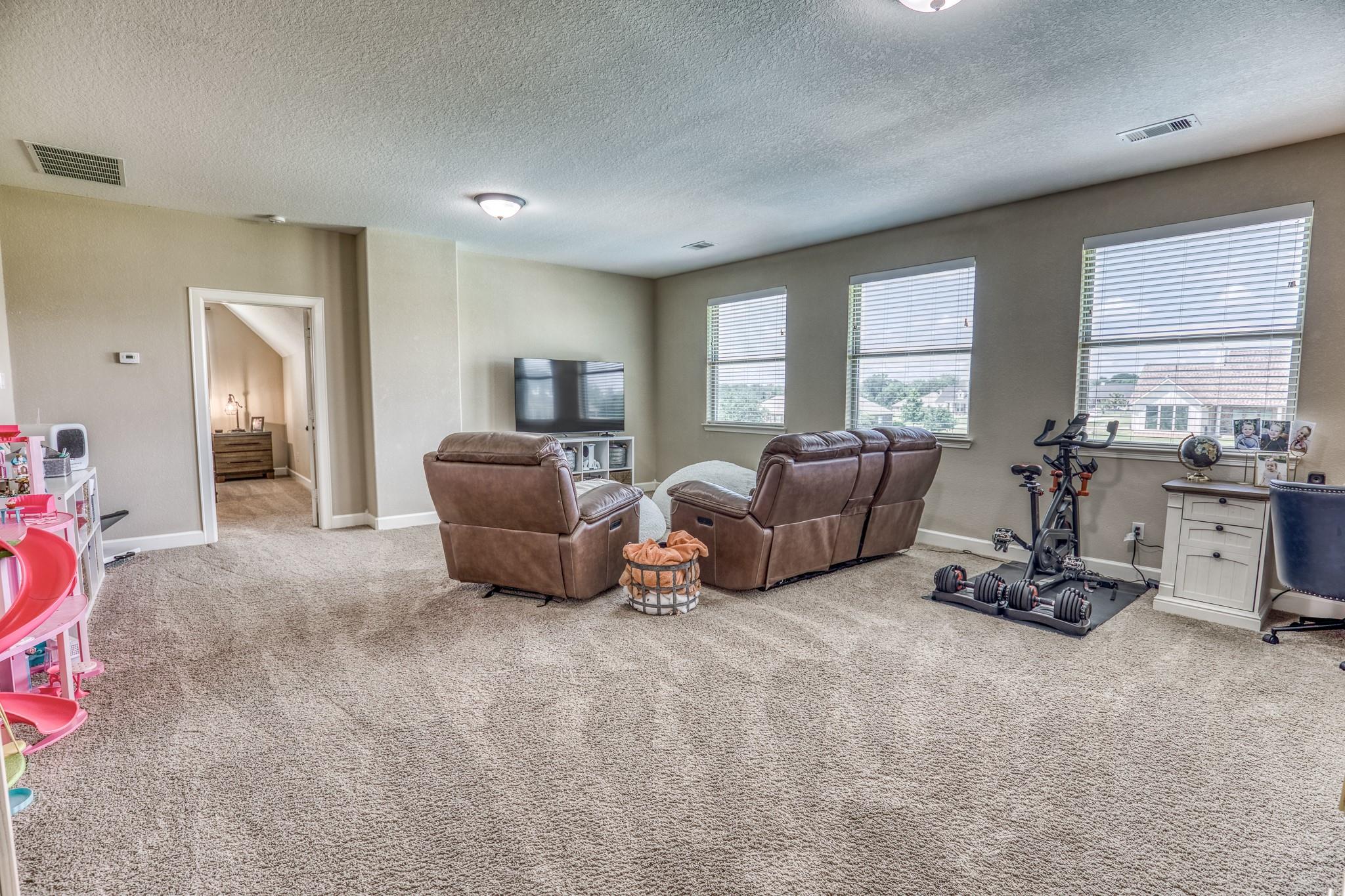 586 Ruby Drive