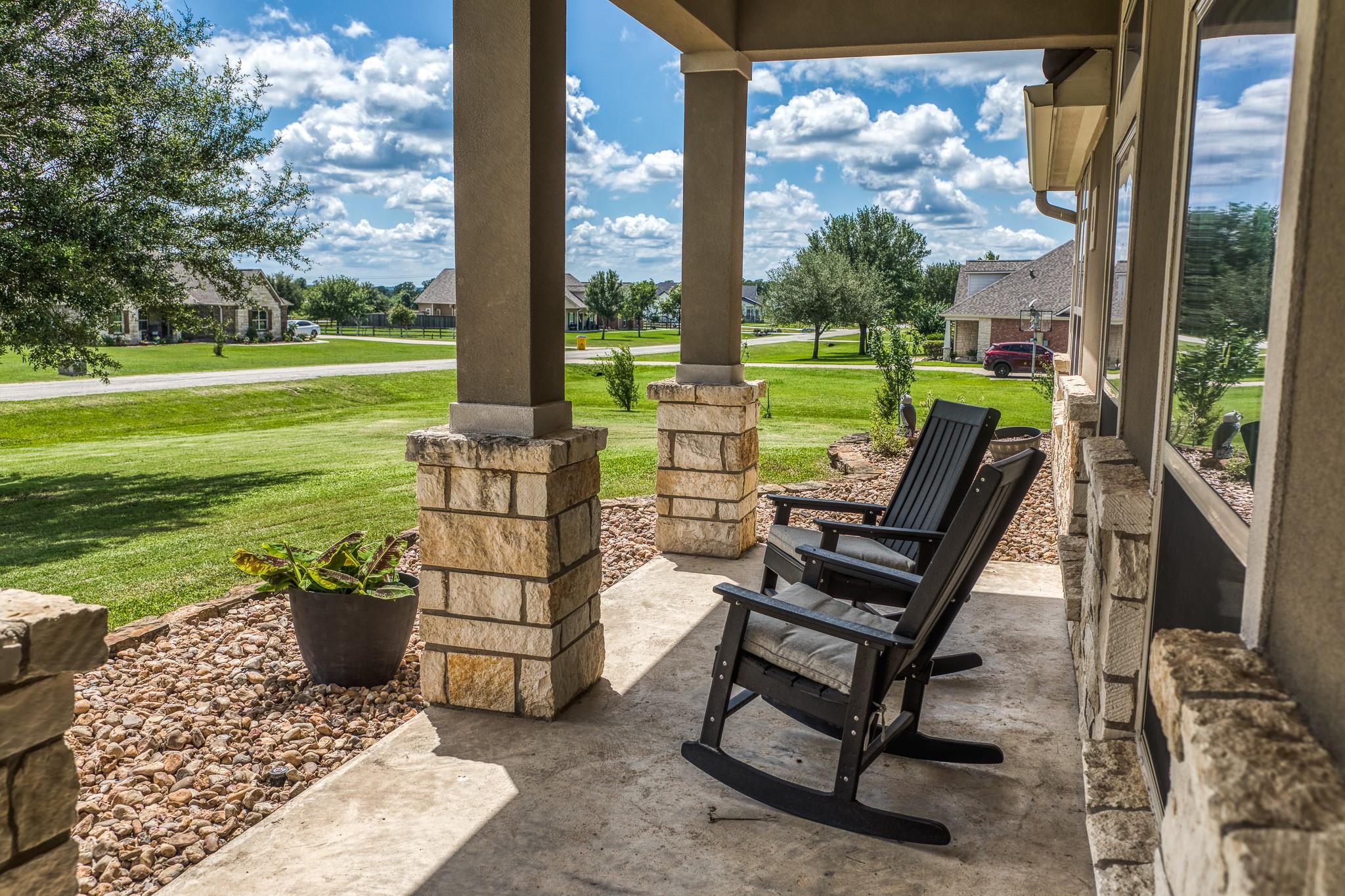586 Ruby Drive