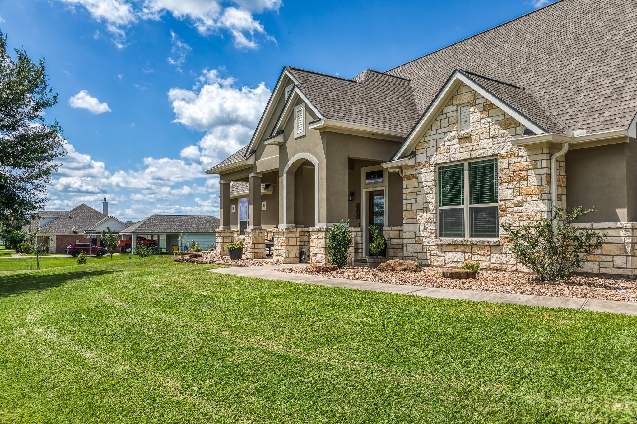 586 Ruby Drive