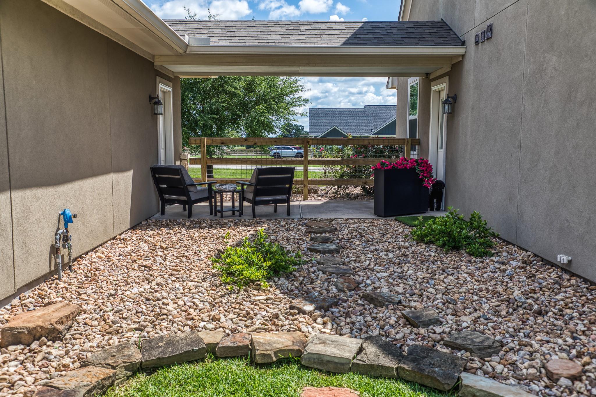 586 Ruby Drive