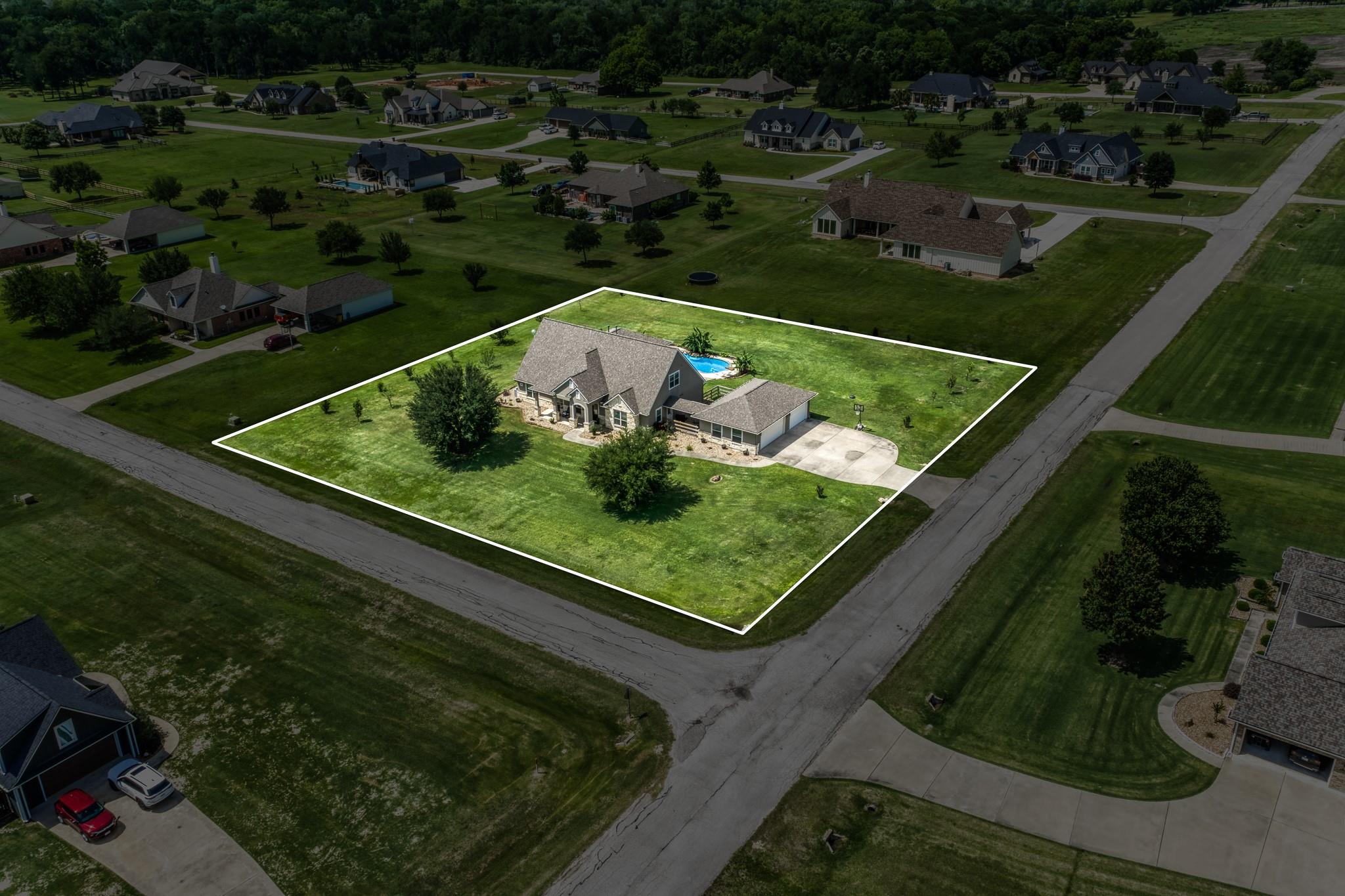 586 Ruby Drive