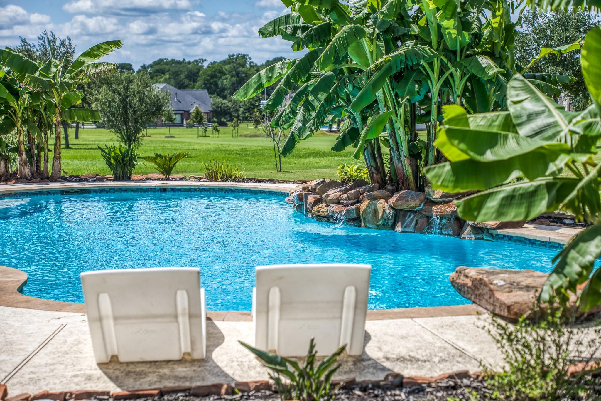 586 Ruby Drive