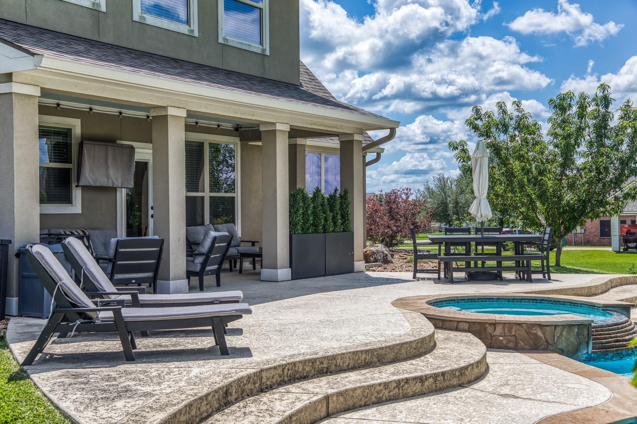 586 Ruby Drive