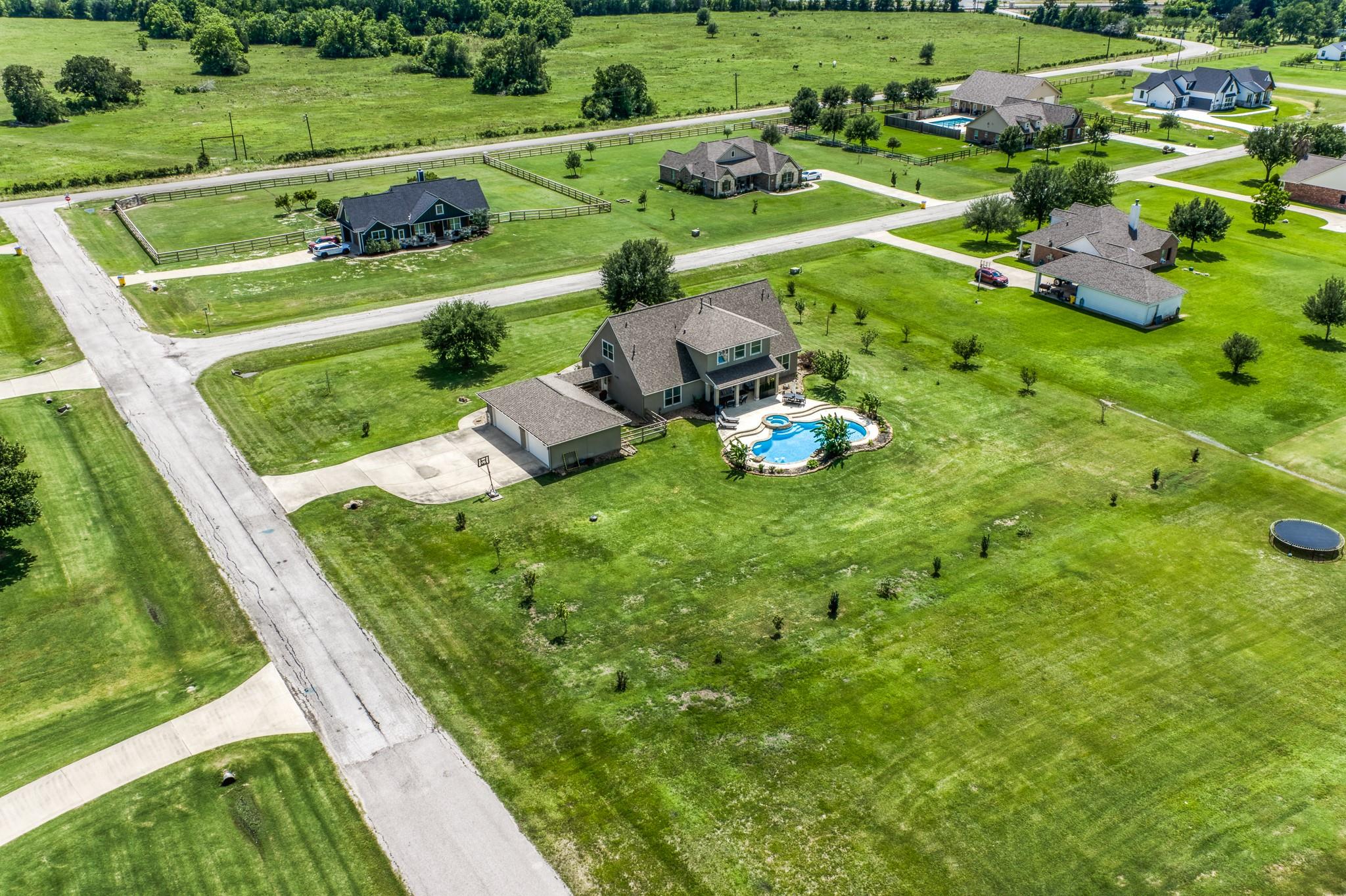 586 Ruby Drive