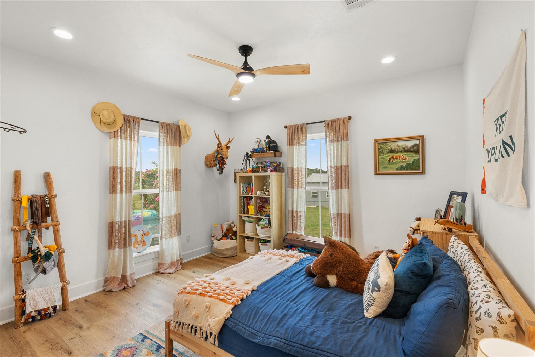 9075 Loop Road