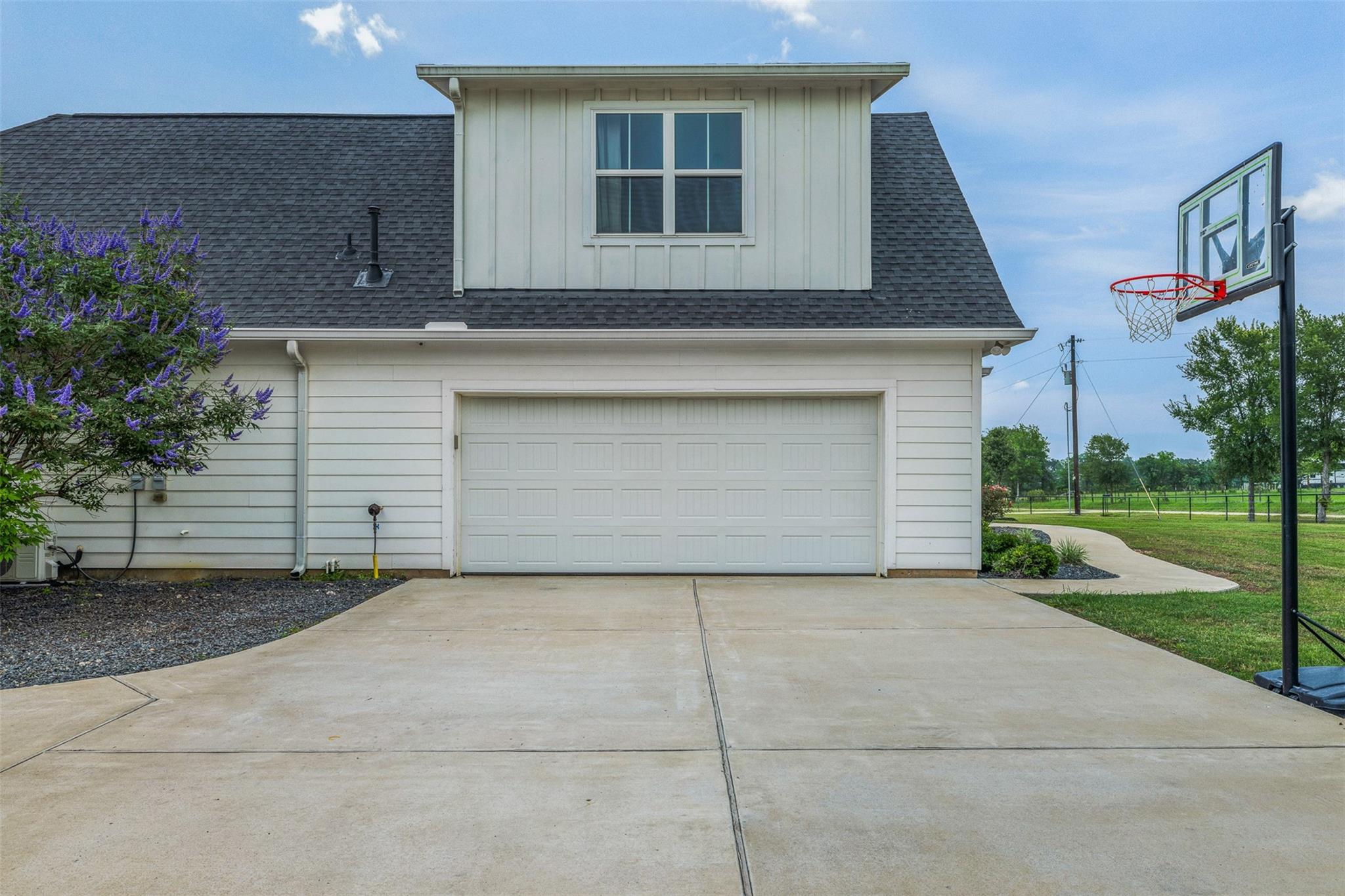 9075 Loop Road