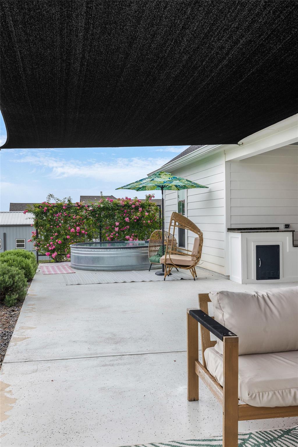 9075 Loop Road