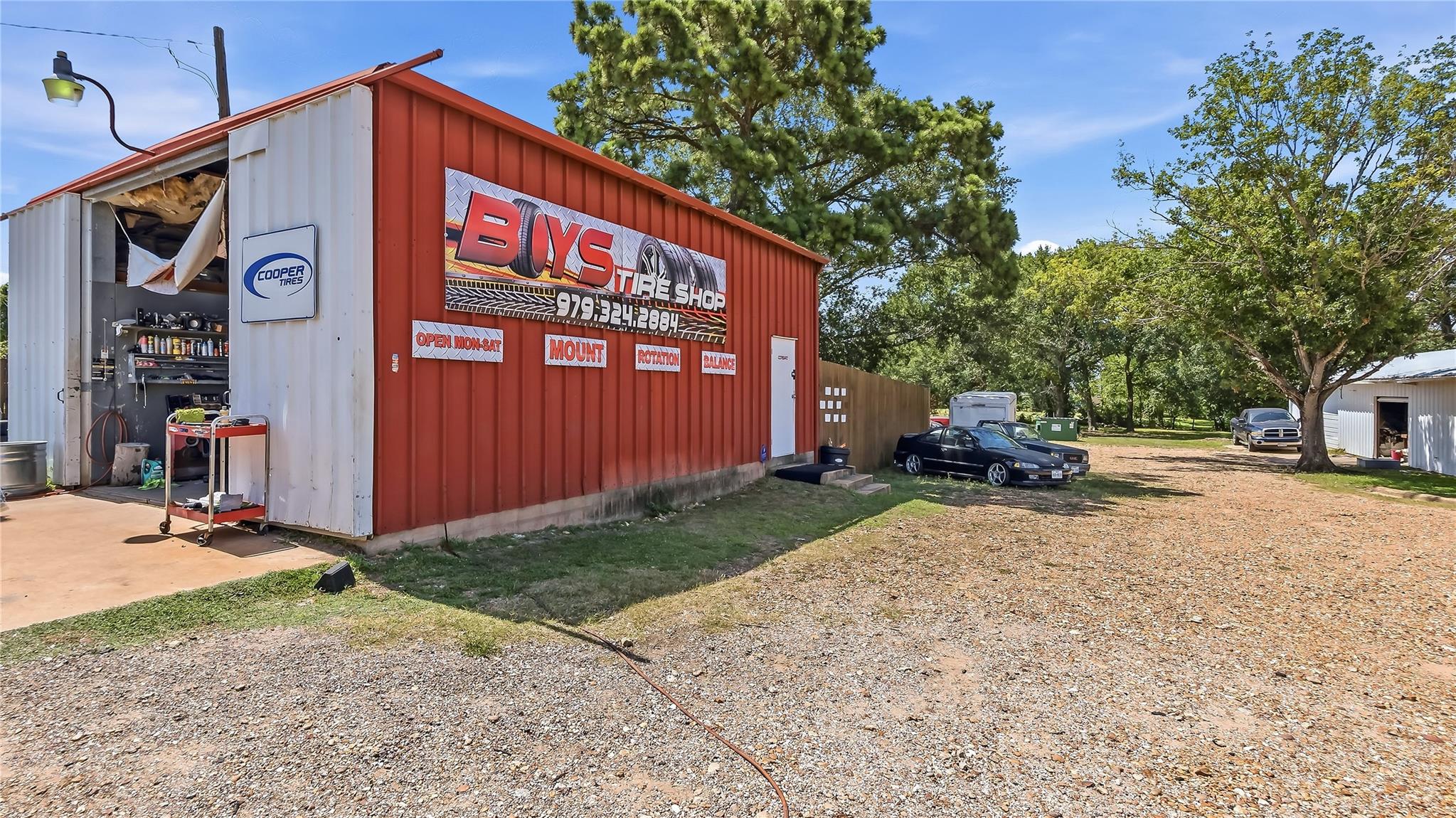 1301 Highway 105