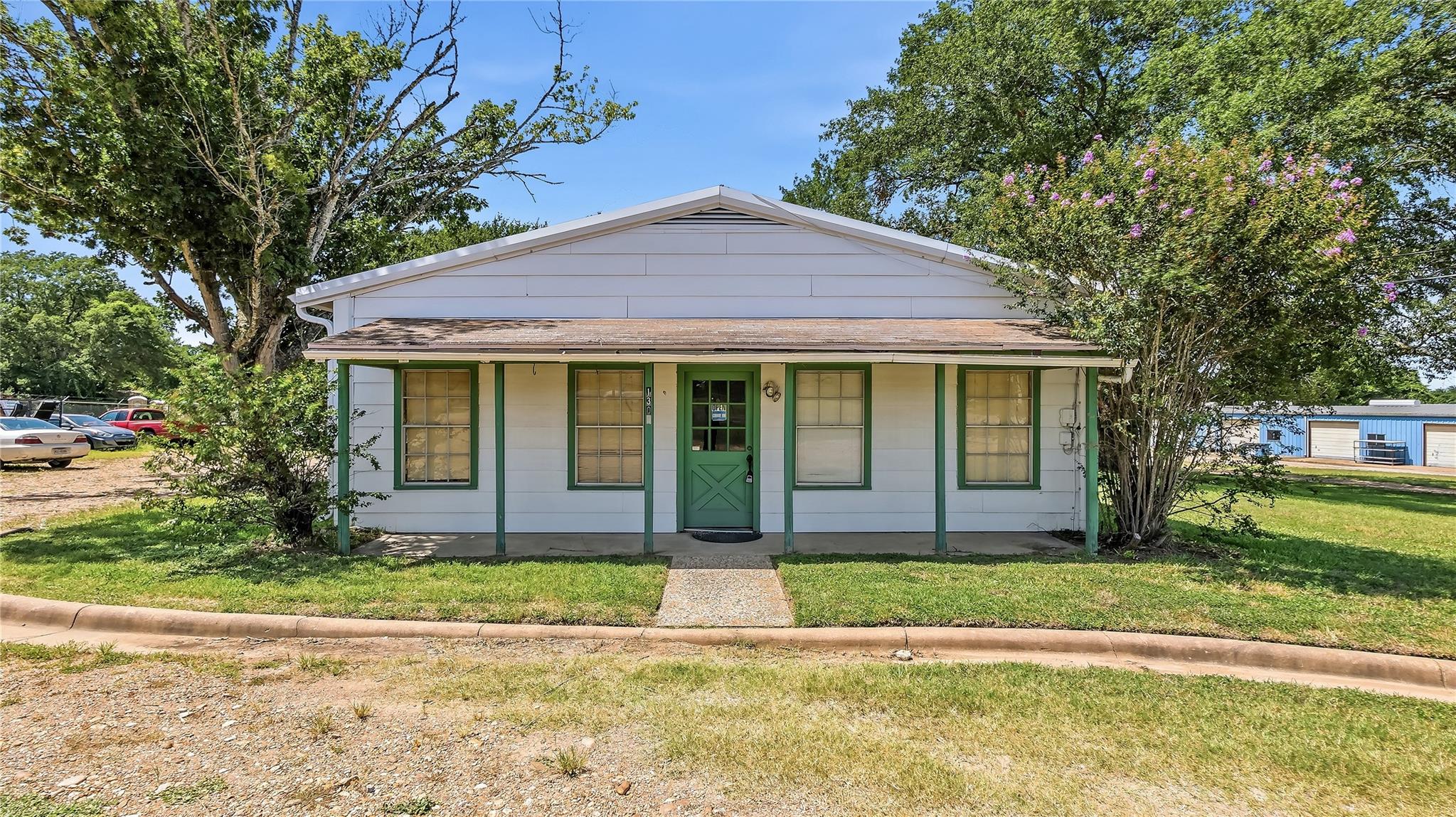 1301 Highway 105