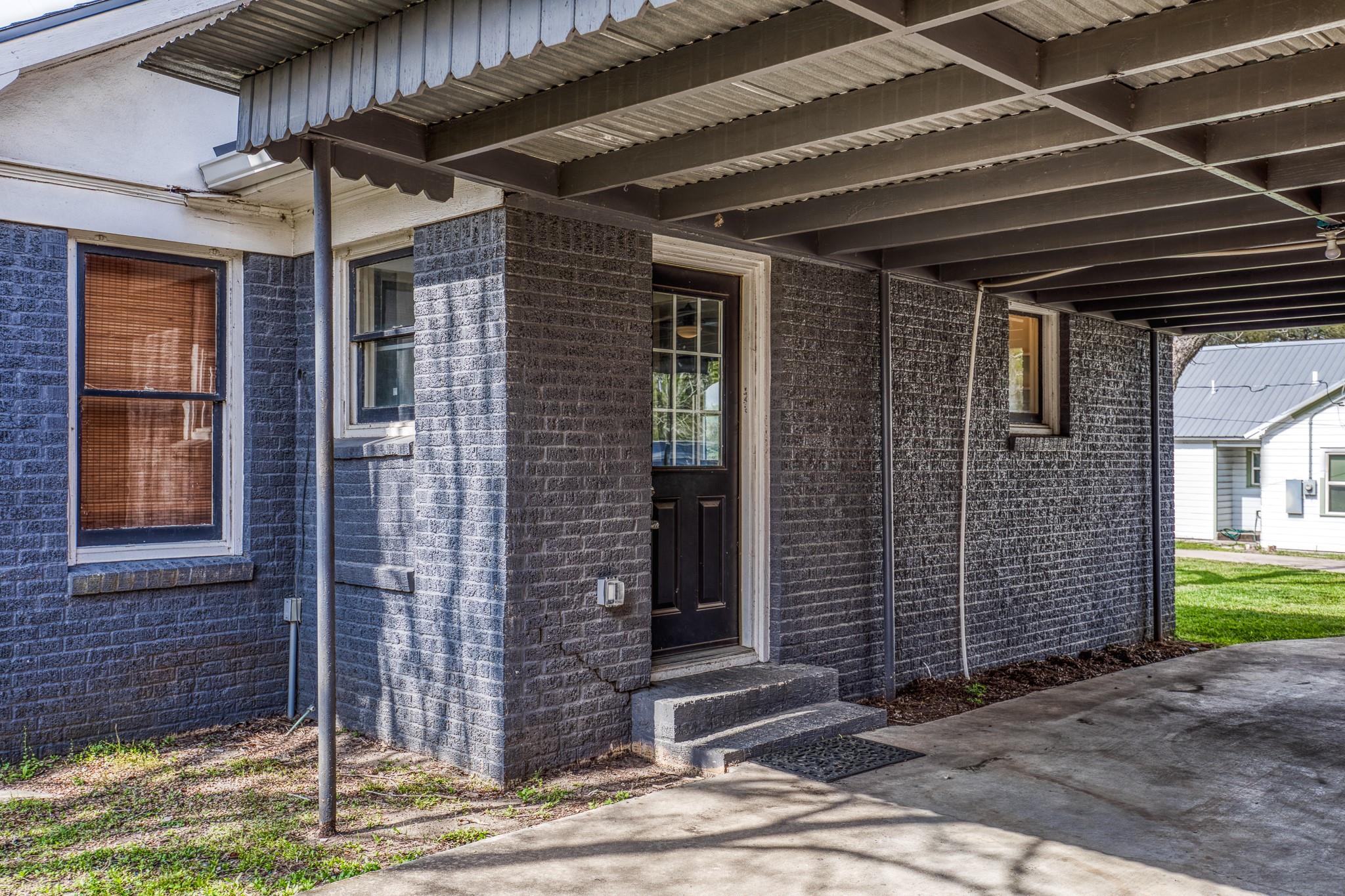 404 W Main Street