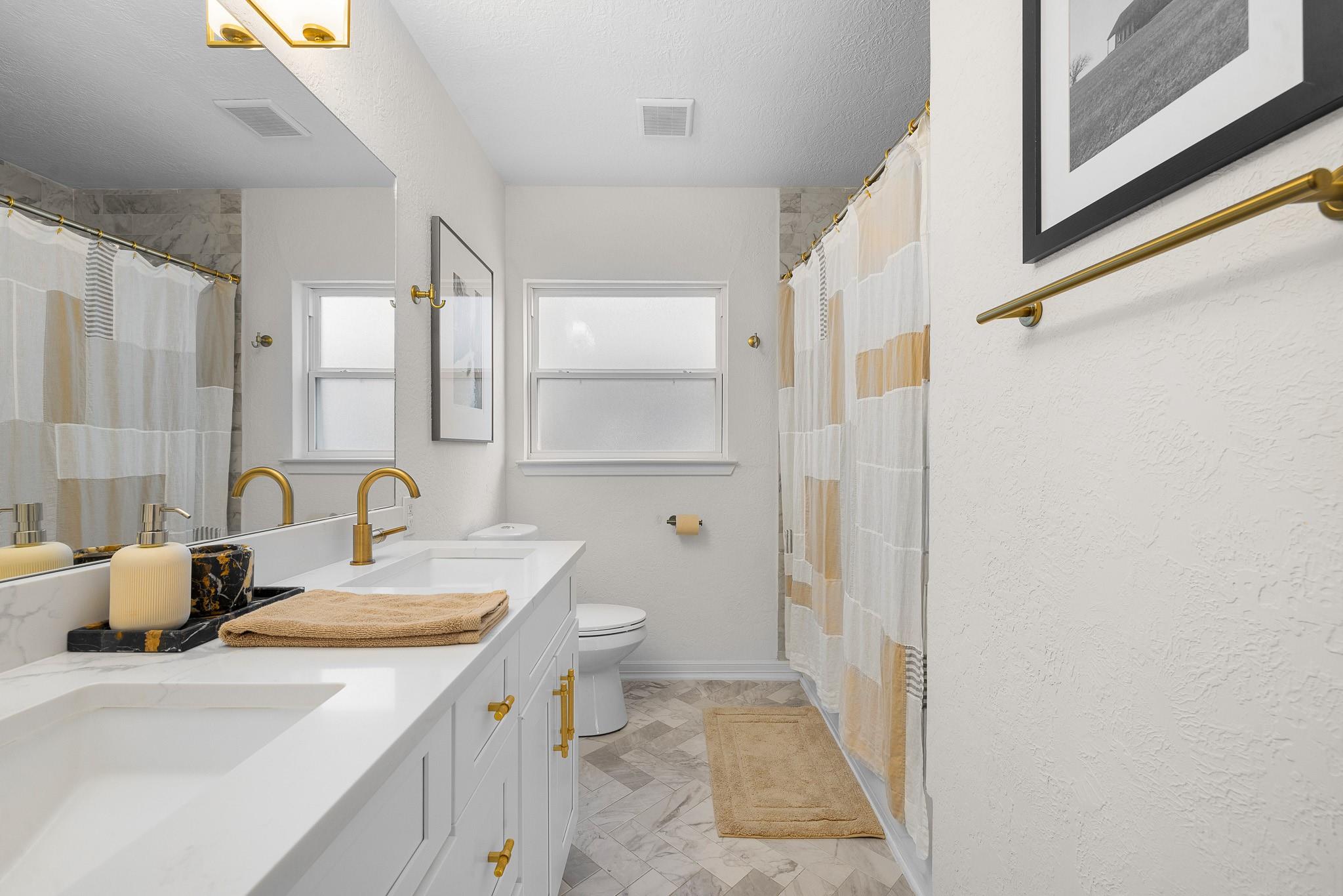 114 E Obryant Street