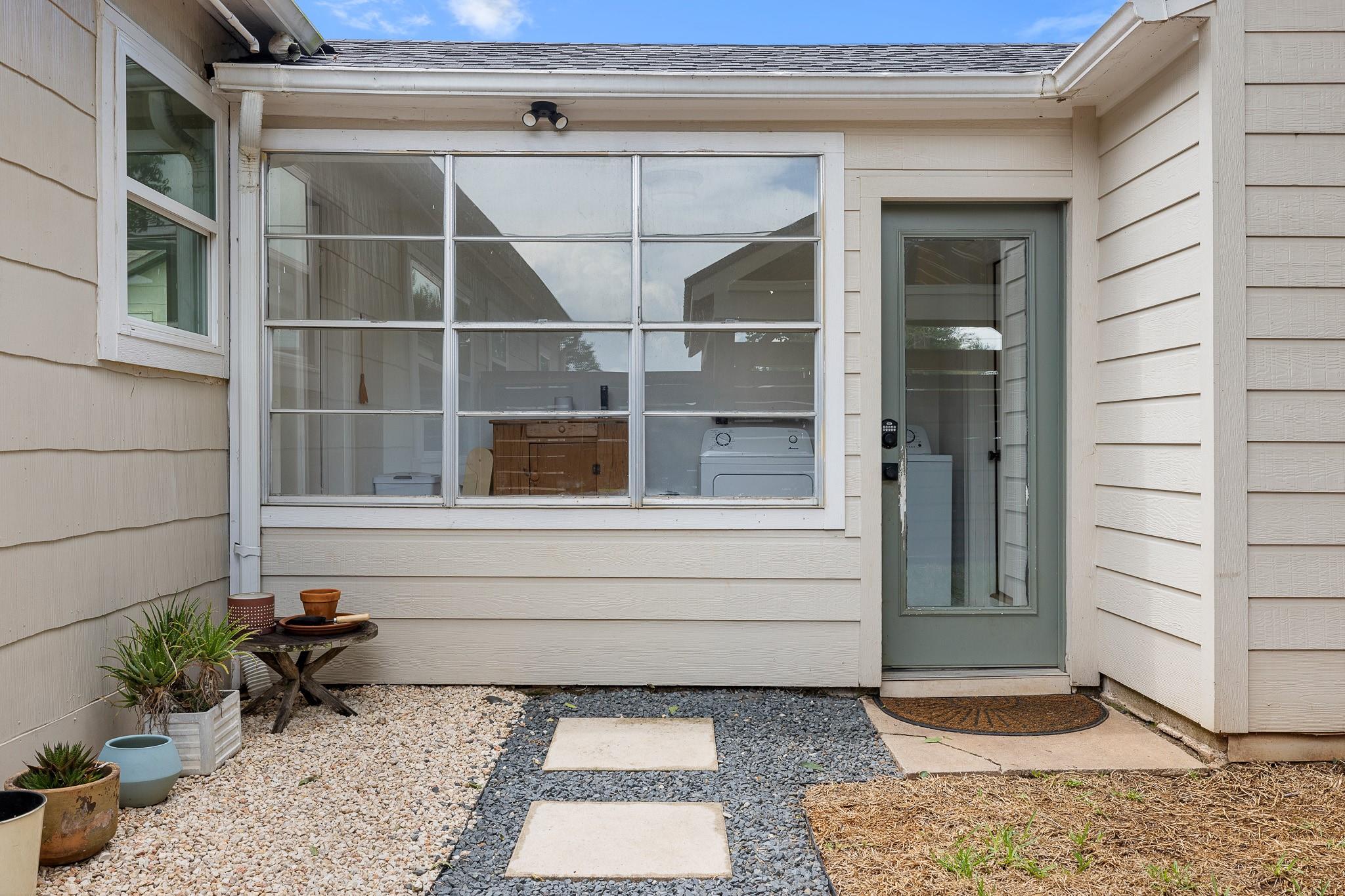 114 E Obryant Street