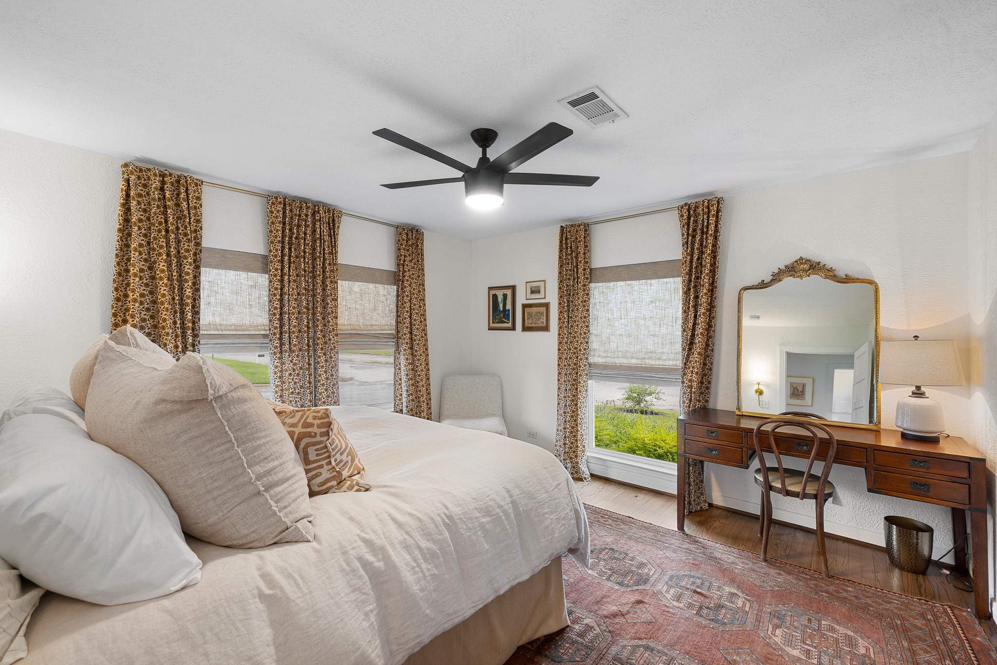 114 E Obryant Street