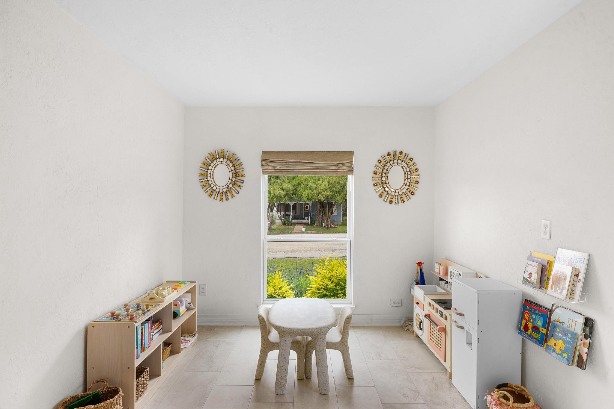 114 E Obryant Street