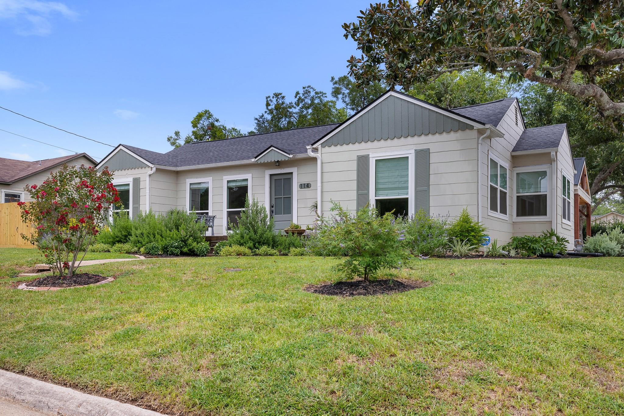 114 E Obryant Street