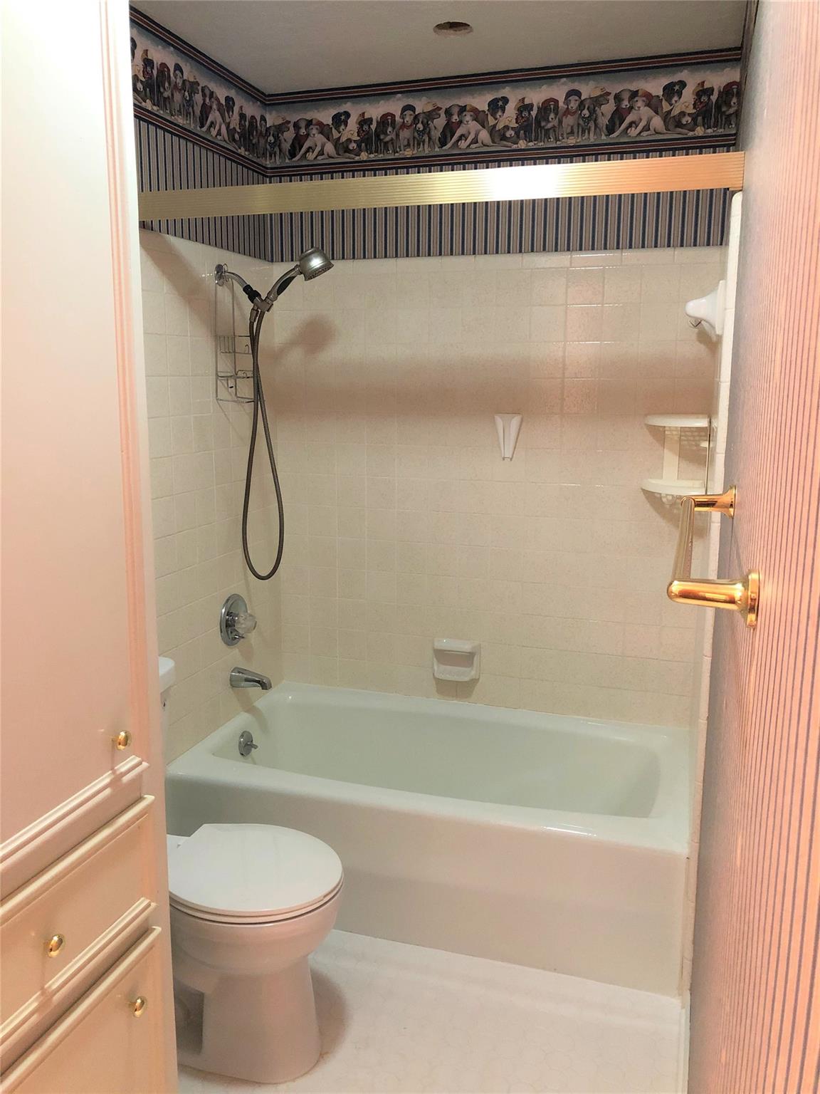 2101 Glenda Boulevard