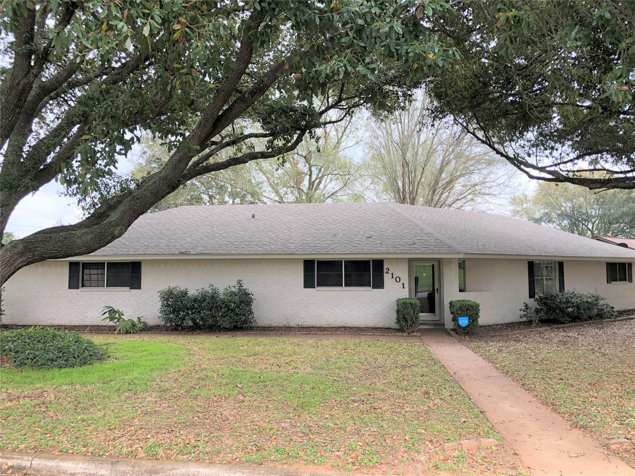 2101 Glenda Boulevard