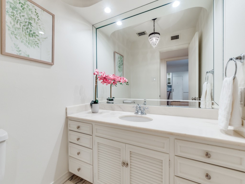 6325 Bandera Avenue A