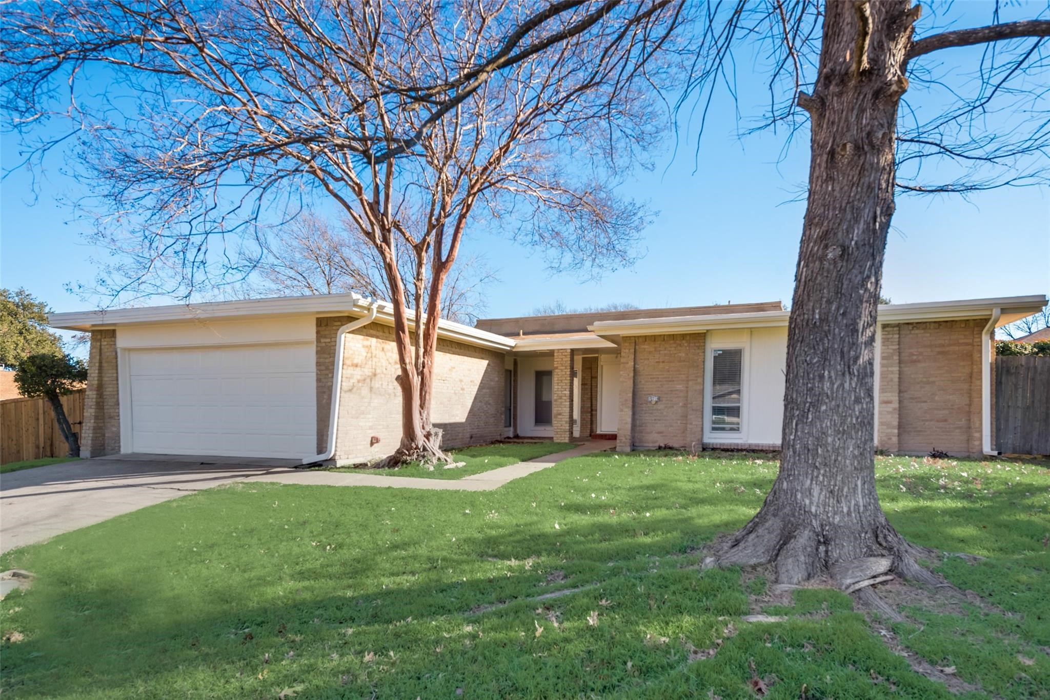 15716 Regal Hill Circle