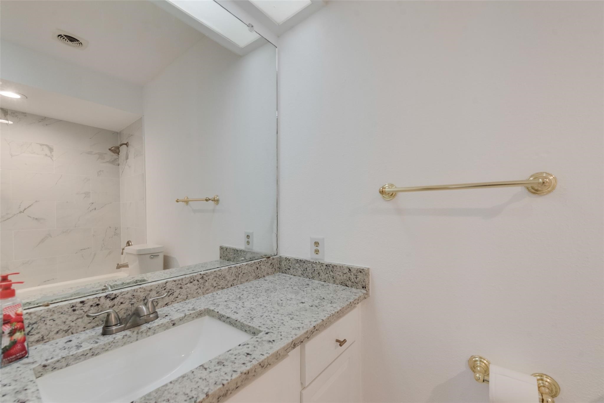 15716 Regal Hill Circle