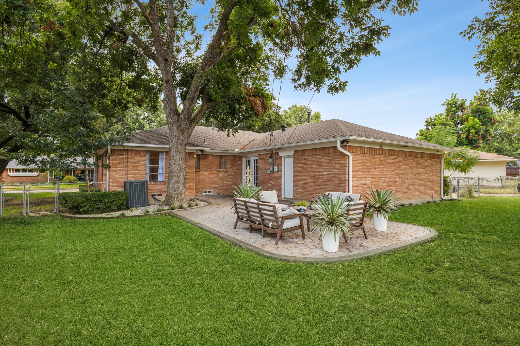 6861 Winchester Street