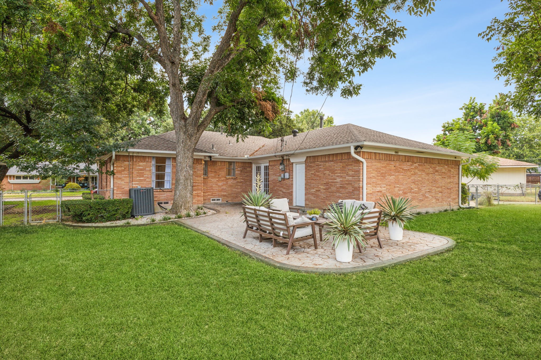 6861 Winchester Street