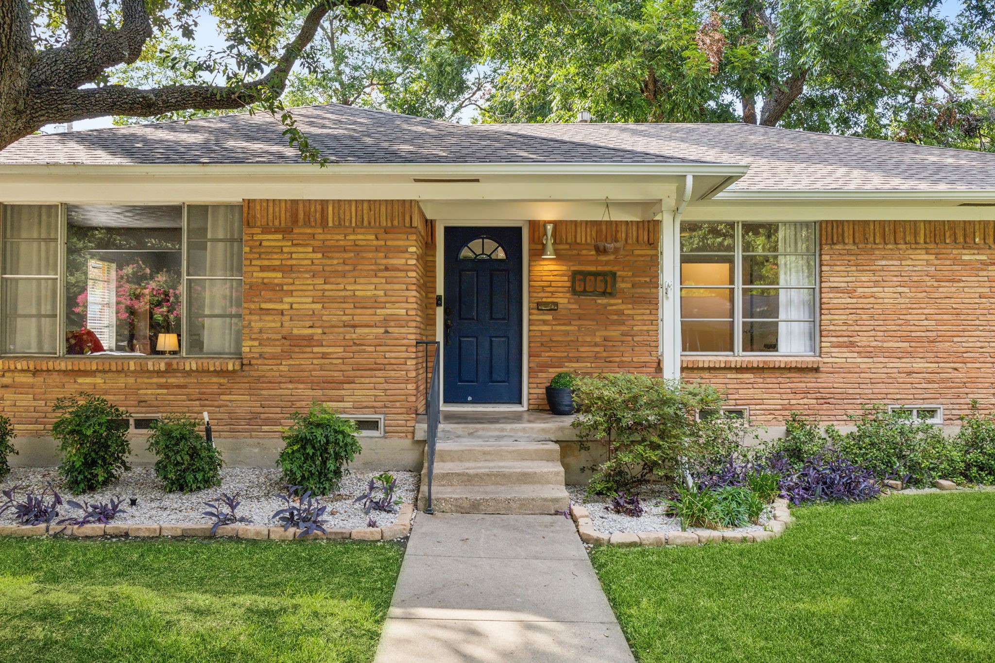 6861 Winchester Street