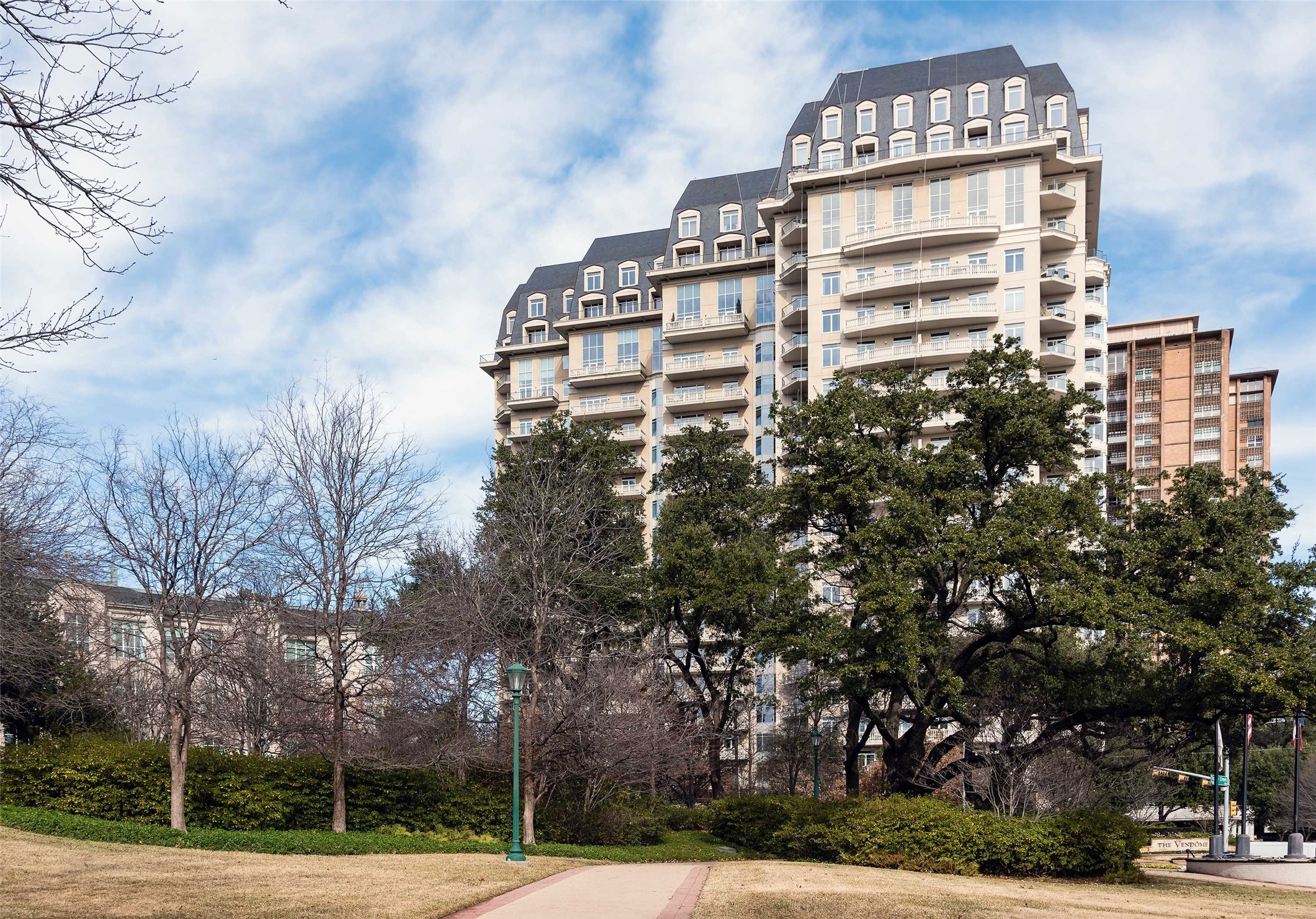 3505 Turtle Creek Boulevard 2C