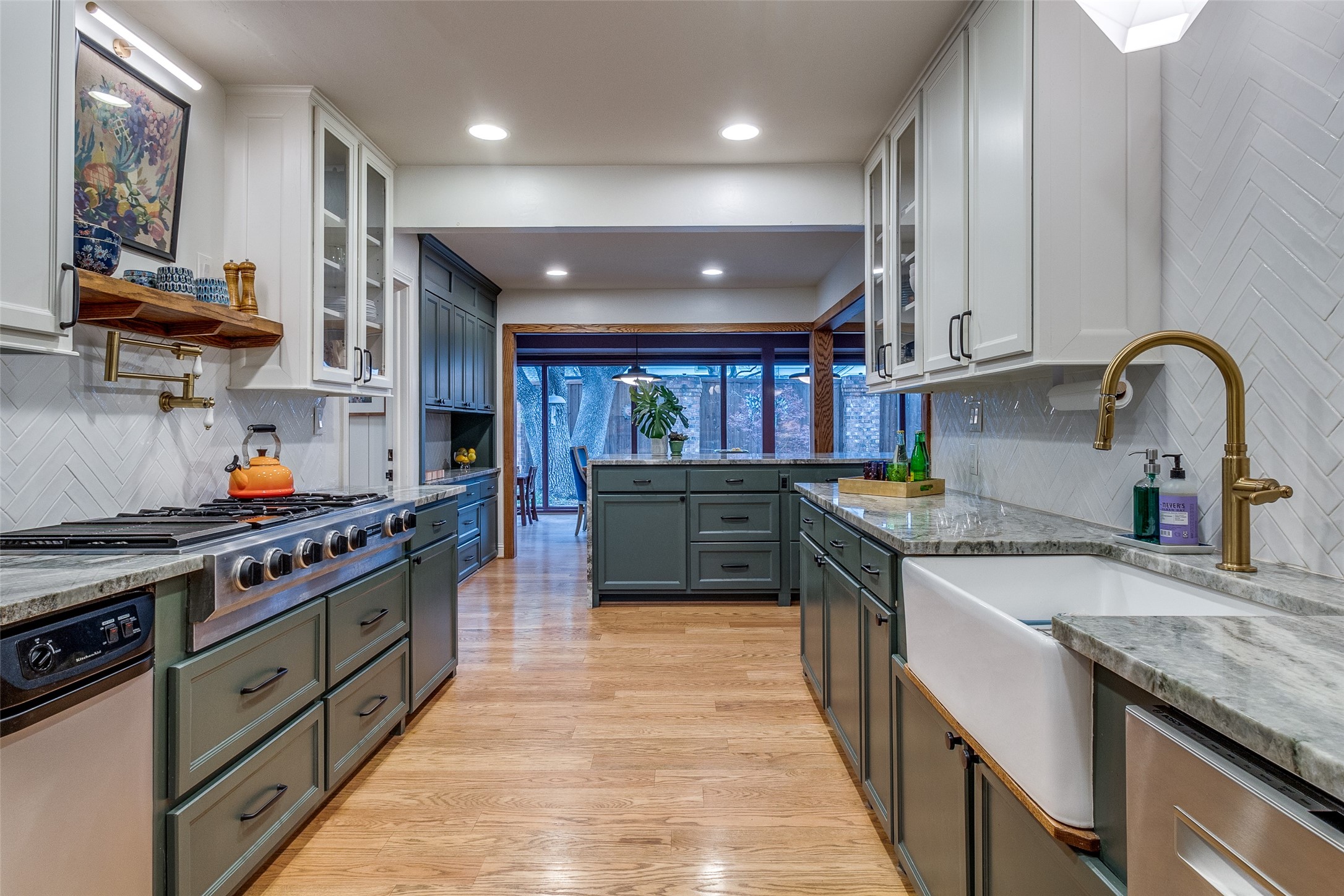 4535 Mendenhall Drive