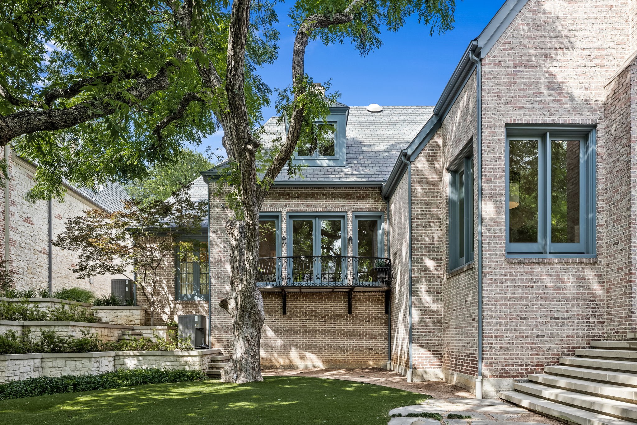 7044 Hill Forest Drive