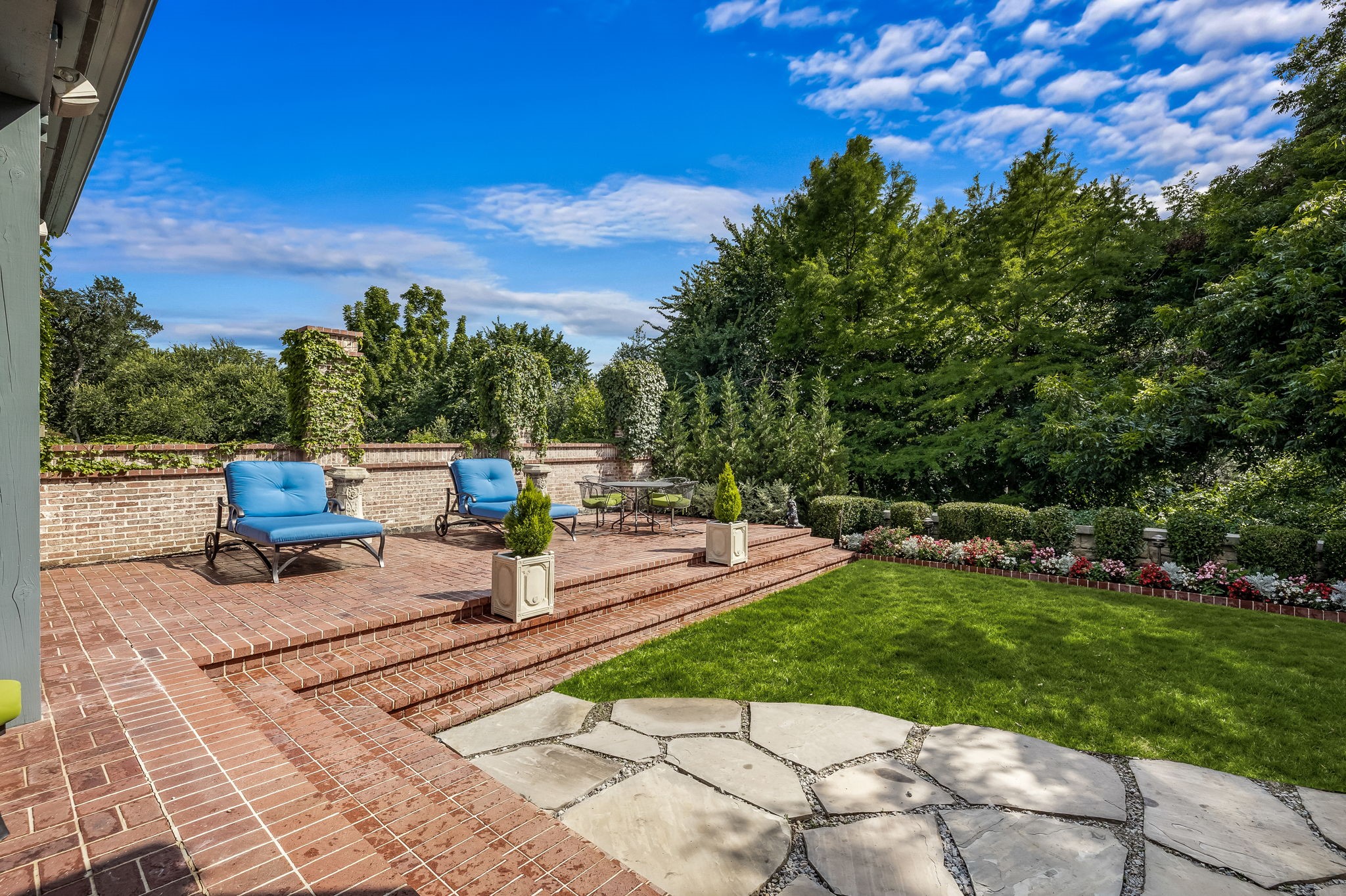 7044 Hill Forest Drive