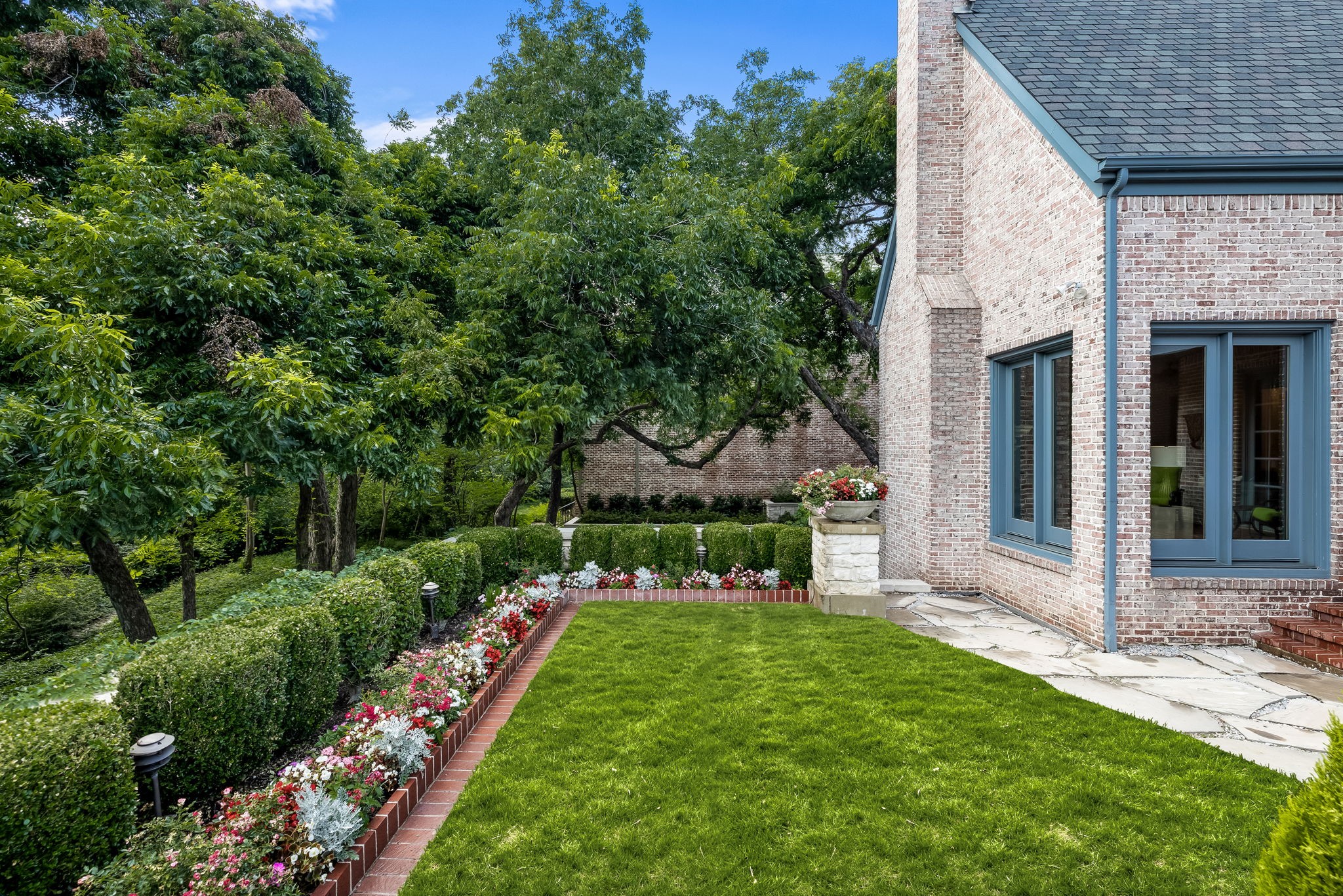 7044 Hill Forest Drive