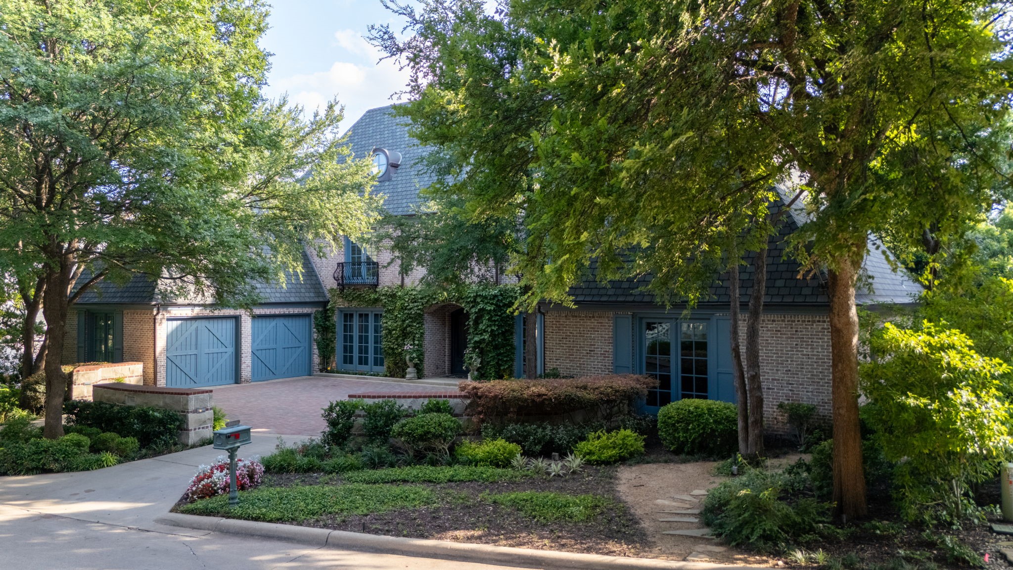 7044 Hill Forest Drive