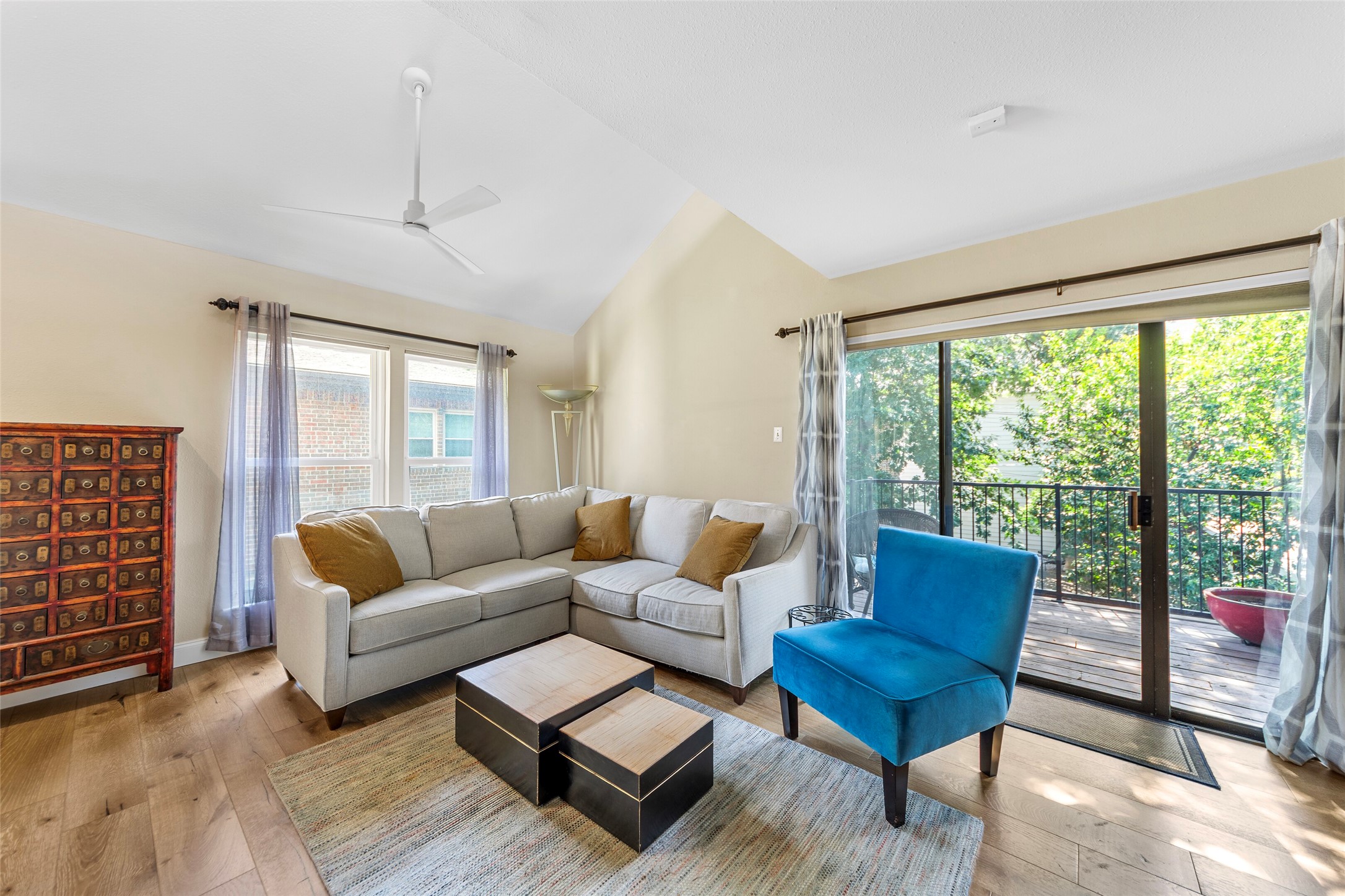 4211 Prescott Avenue 5