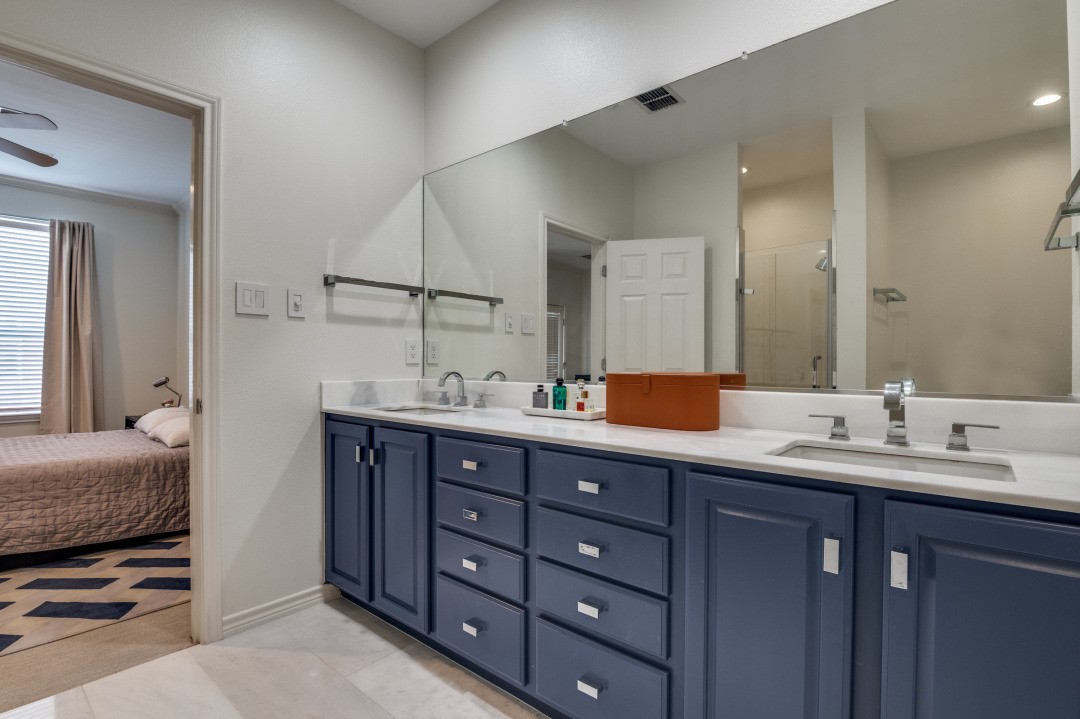 4411 Mckinney Avenue 19