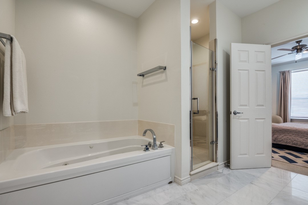 4411 Mckinney Avenue 19