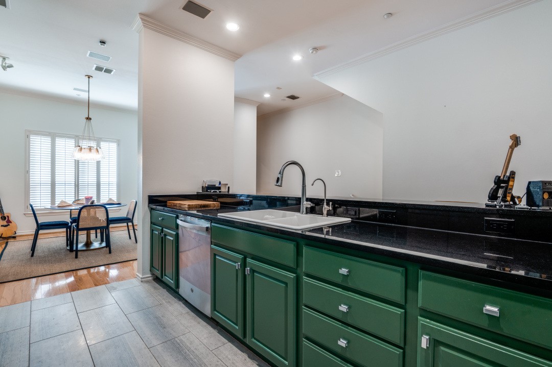 4411 Mckinney Avenue 19