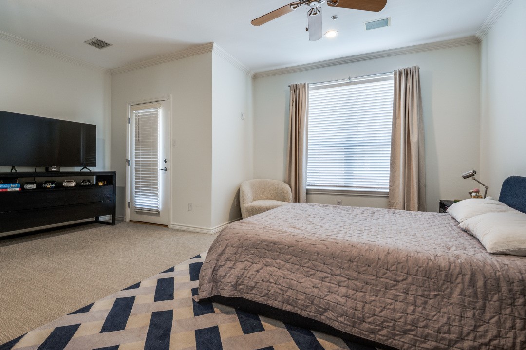 4411 Mckinney Avenue 19