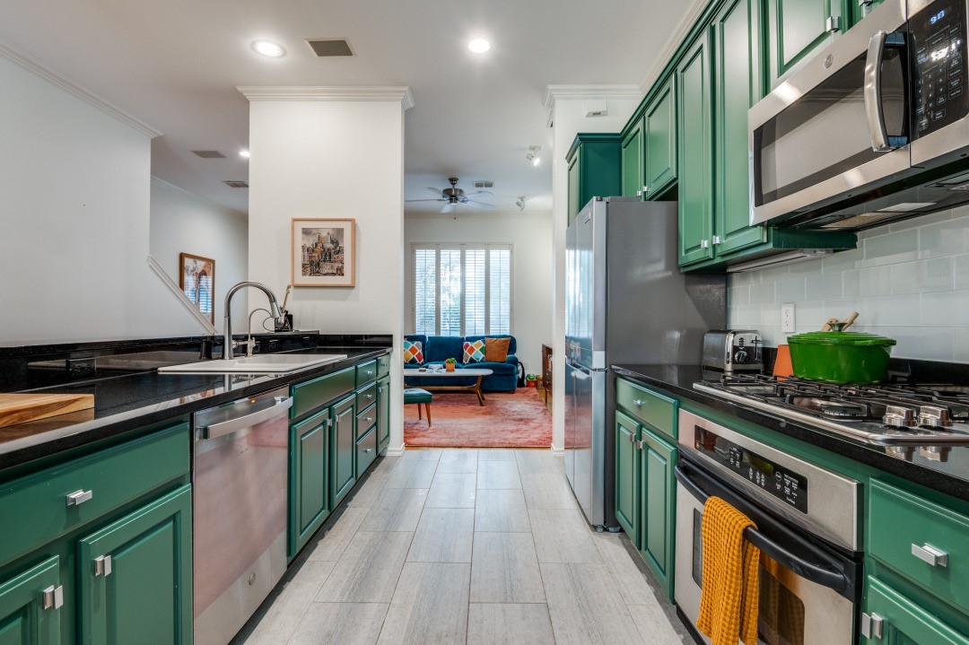 4411 Mckinney Avenue 19