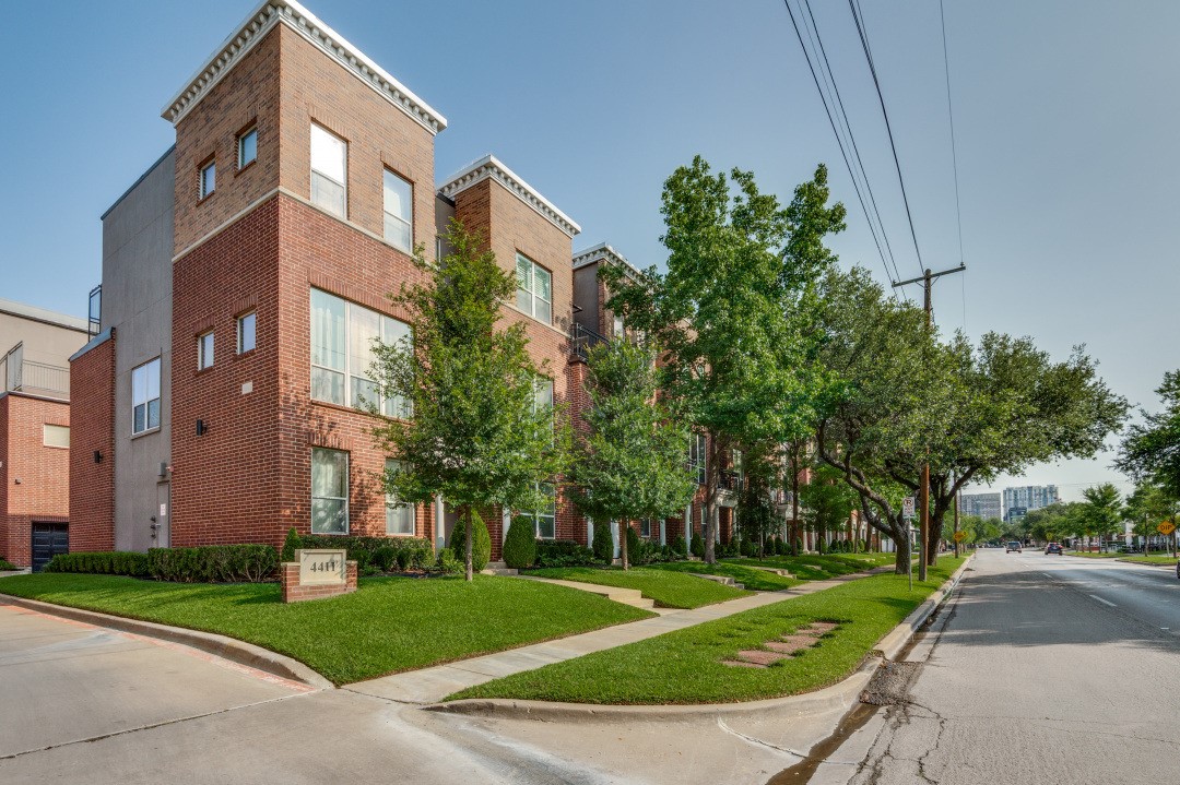 4411 Mckinney Avenue 19