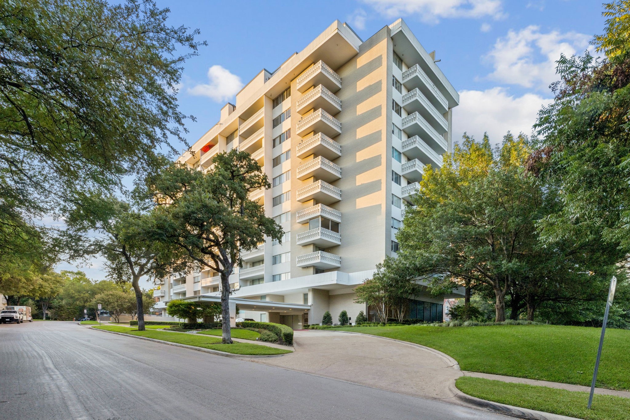3701 Turtle Creek Boulevard 8H