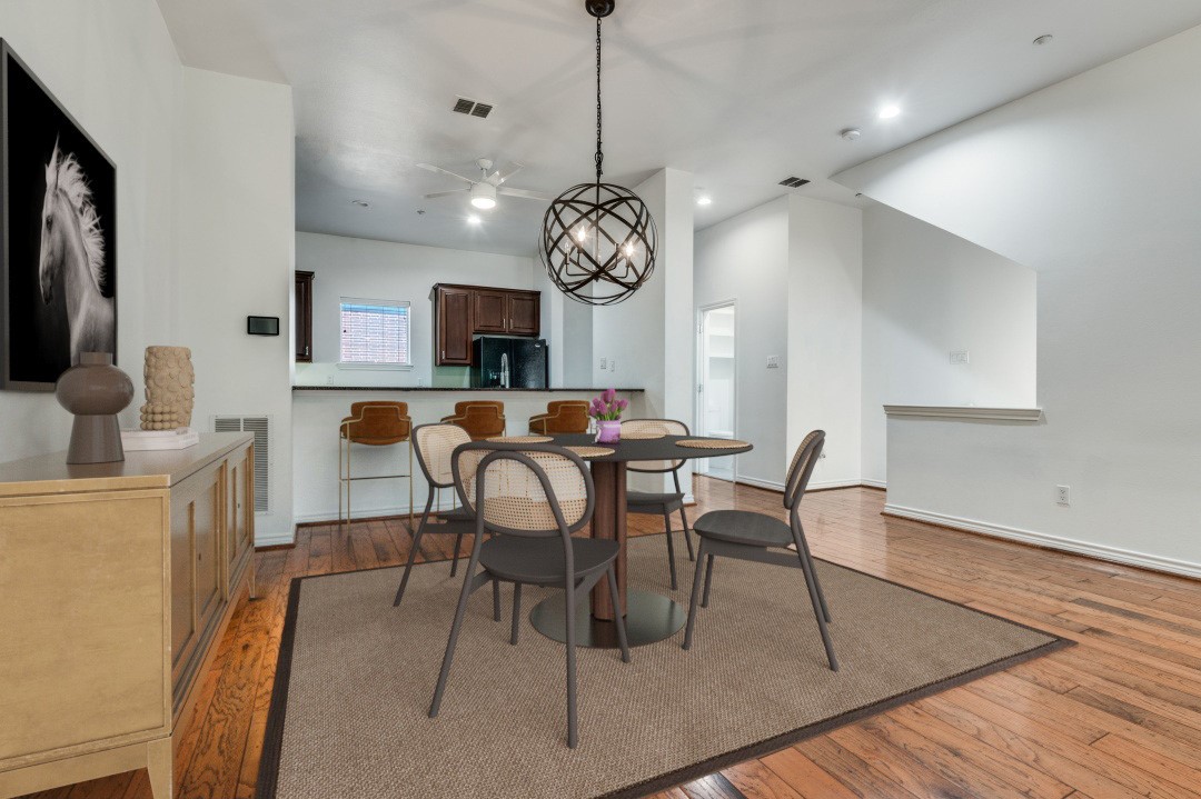 4411 Mckinney Avenue 38